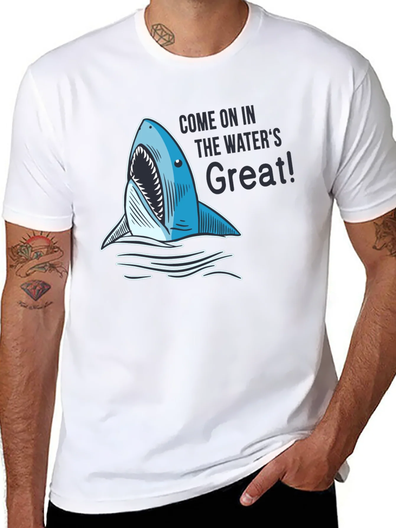 Camiseta Tibur¨®n: ?El Agua Est¨¢ Genial!