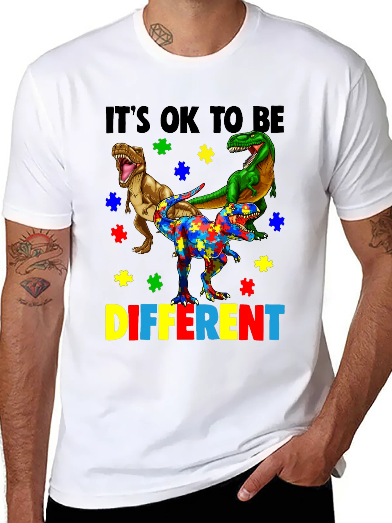 Camiseta Est¨¢ Bien Ser Diferente con Dinosaurios
