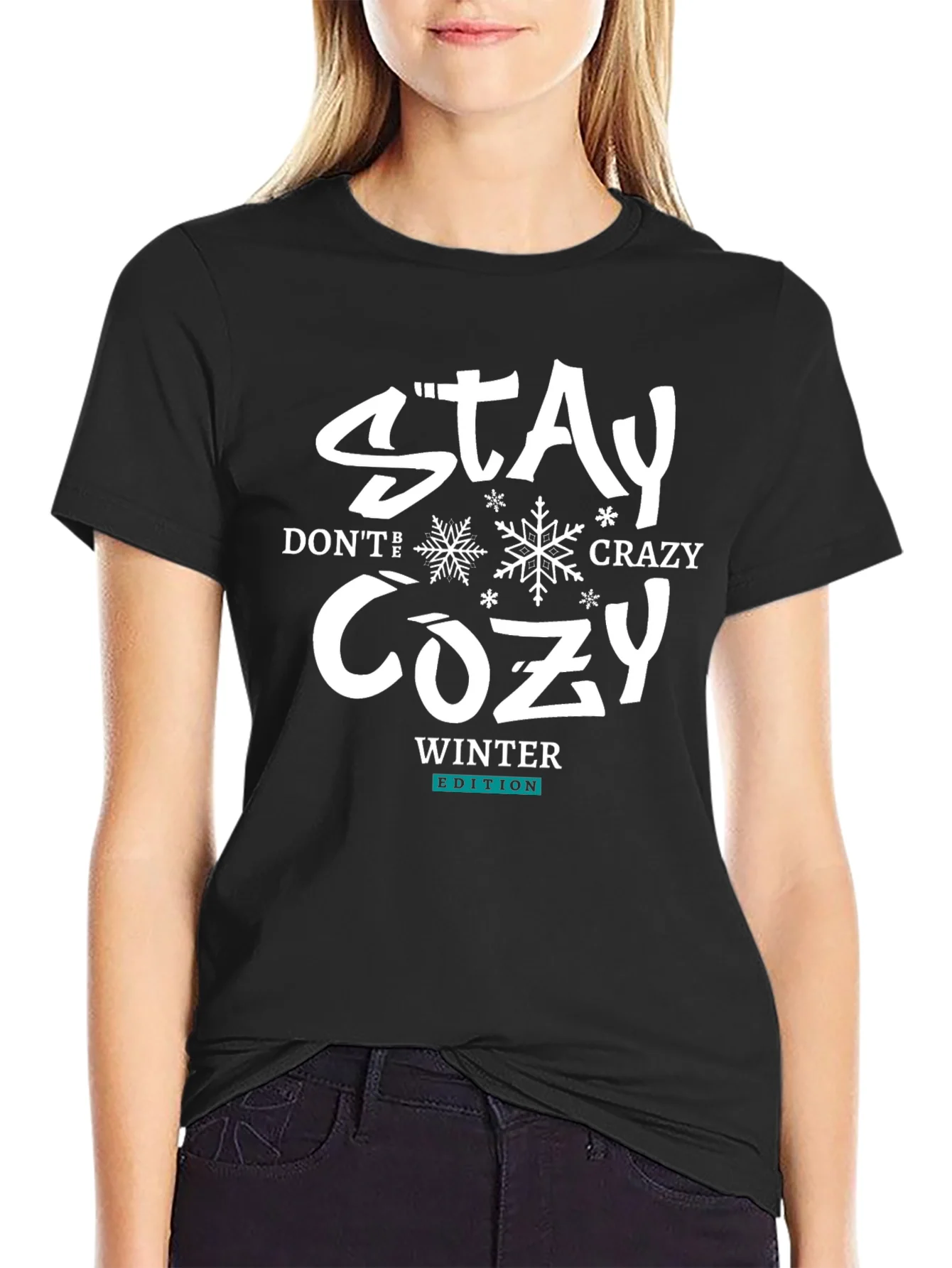 Camiseta Negra Stay Cozy Invierno