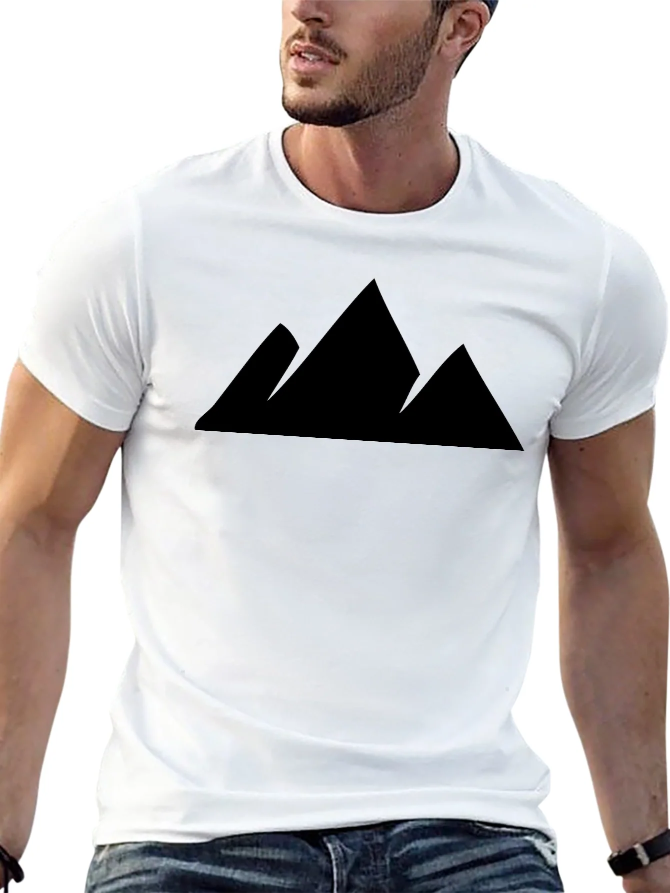 Camiseta Negra con Dise?o de Monta?as