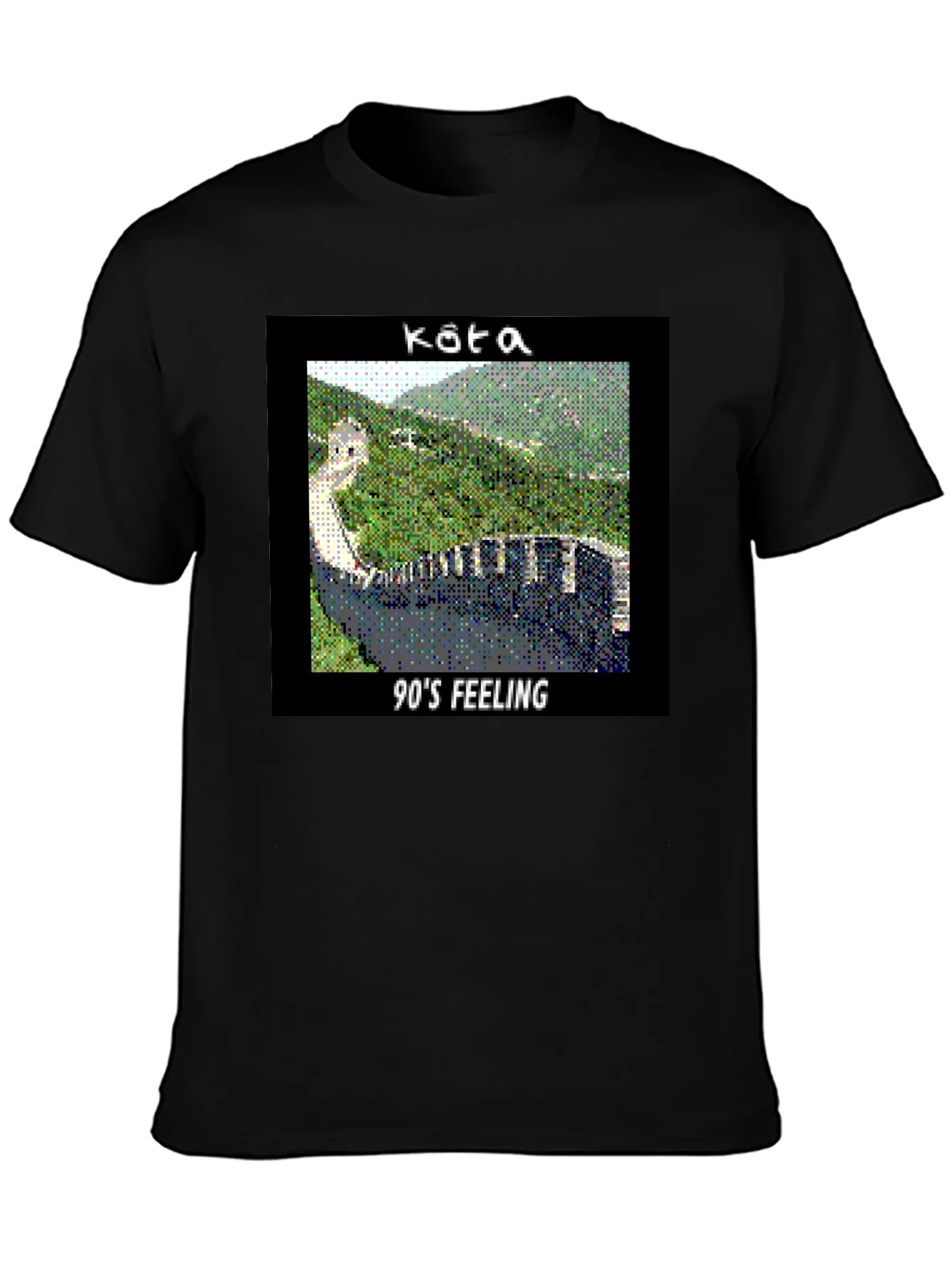 Camiseta Negra con Dise?o Retro 90s Feeling