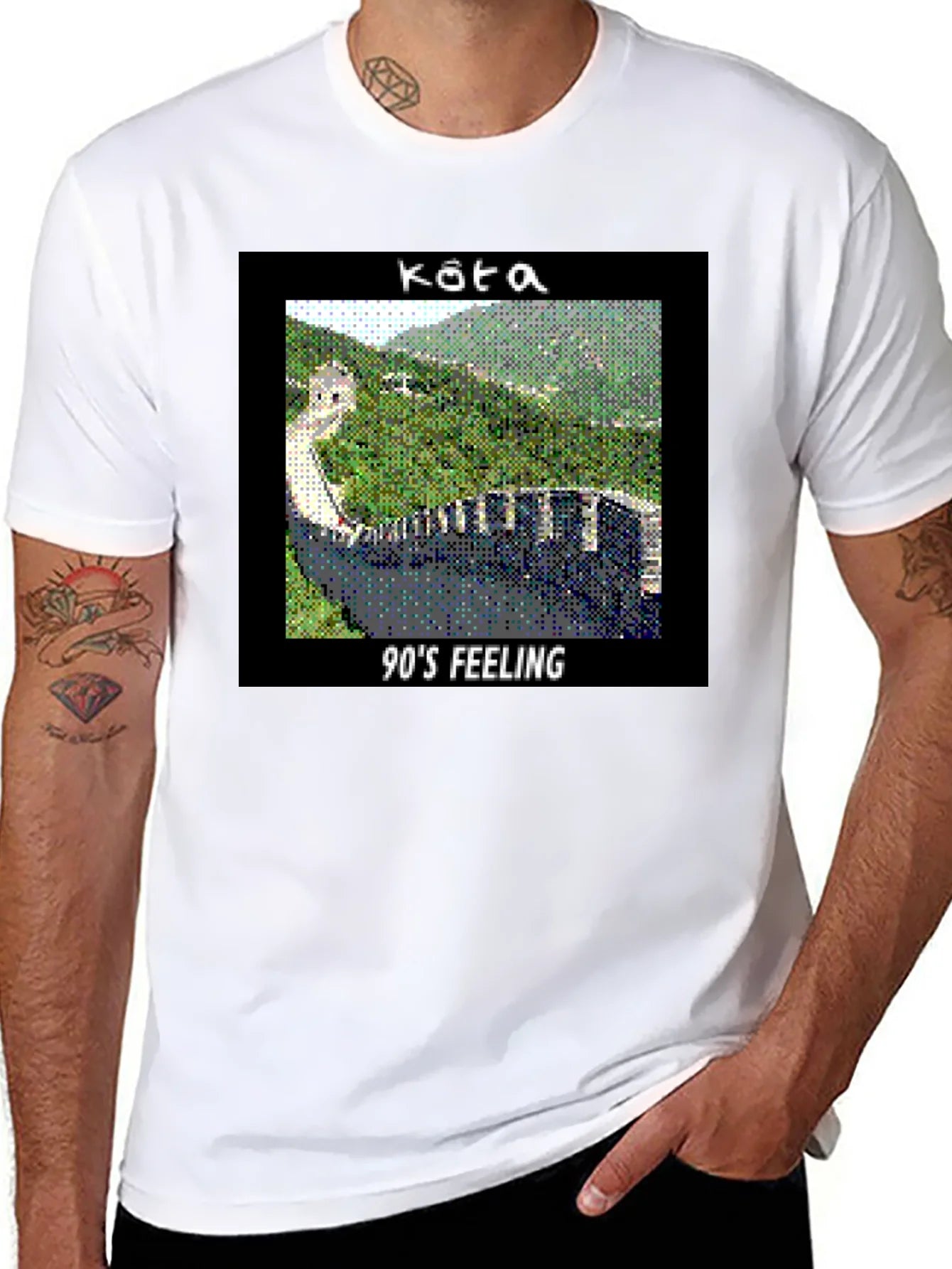 Camiseta Negra con Dise?o Retro 90s Feeling