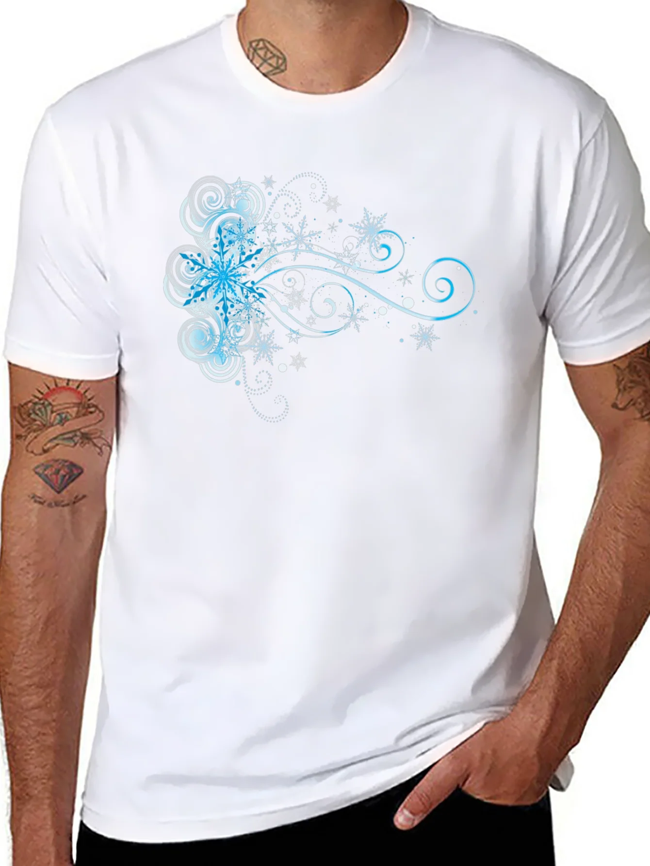Camiseta Negra con Dise?o Invernal Abstracto