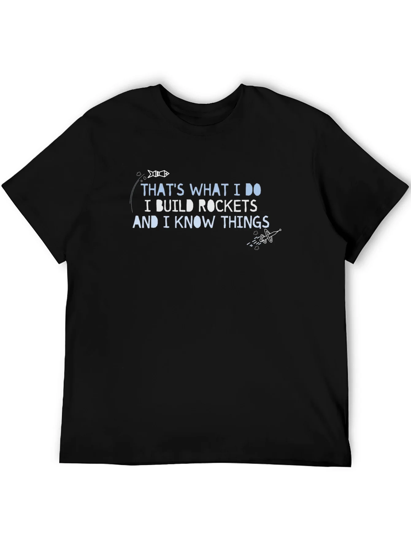 Camiseta Negra con Dise?o Cohetes y Conocimiento