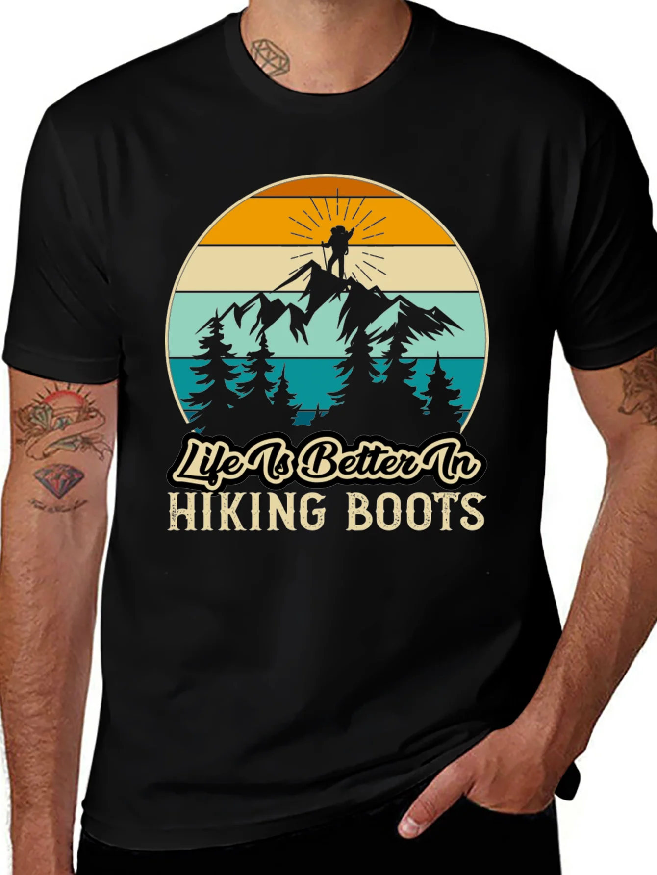 Camiseta Negra Life is Better in Hiking Boots