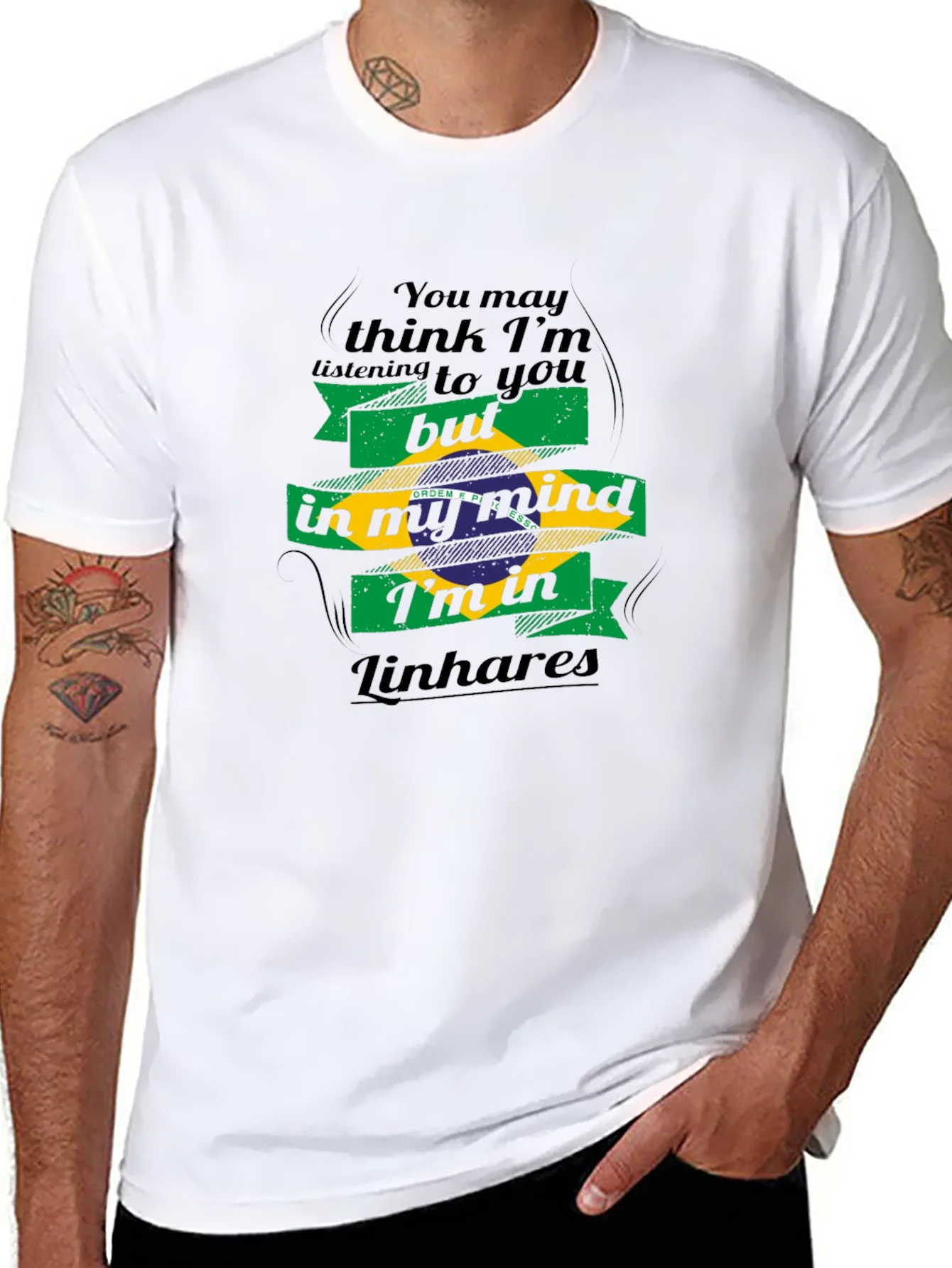 Camiseta Negra con Dise?o Linhares