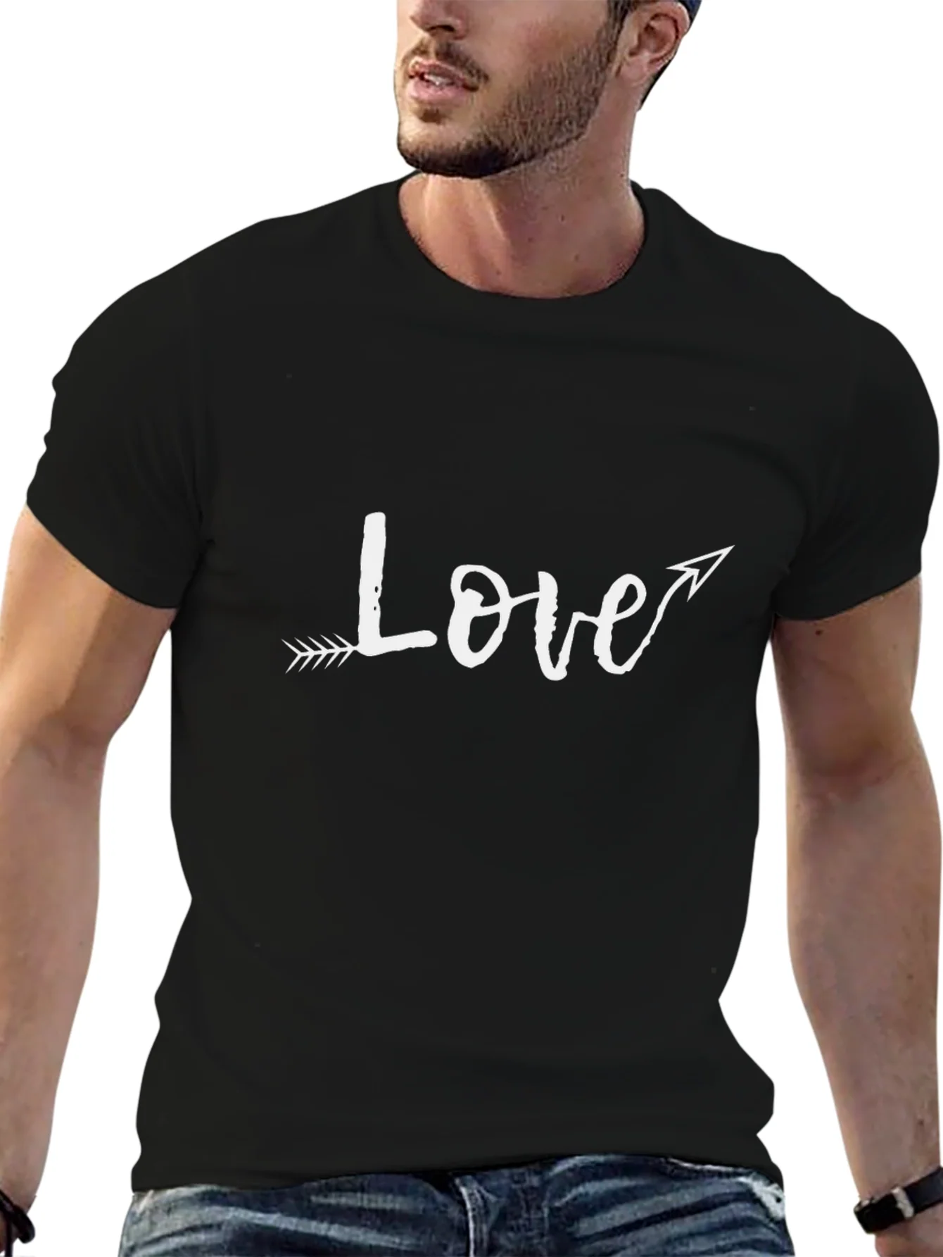 Camiseta Negra con Dise?o Love de Flecha