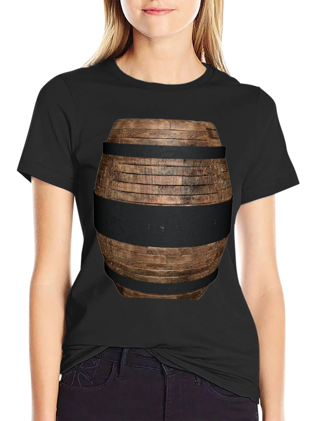 Camiseta Negra con Dise?o de Barril de Madera