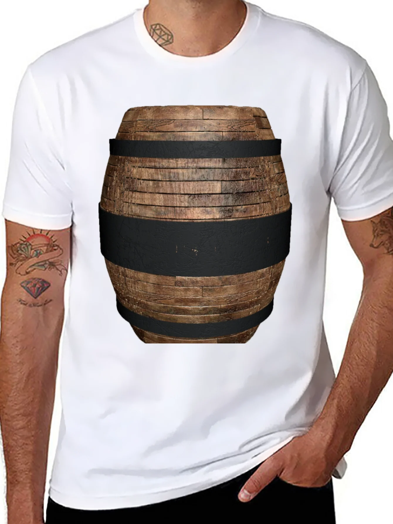 Camiseta Negra con Dise?o de Barril de Madera