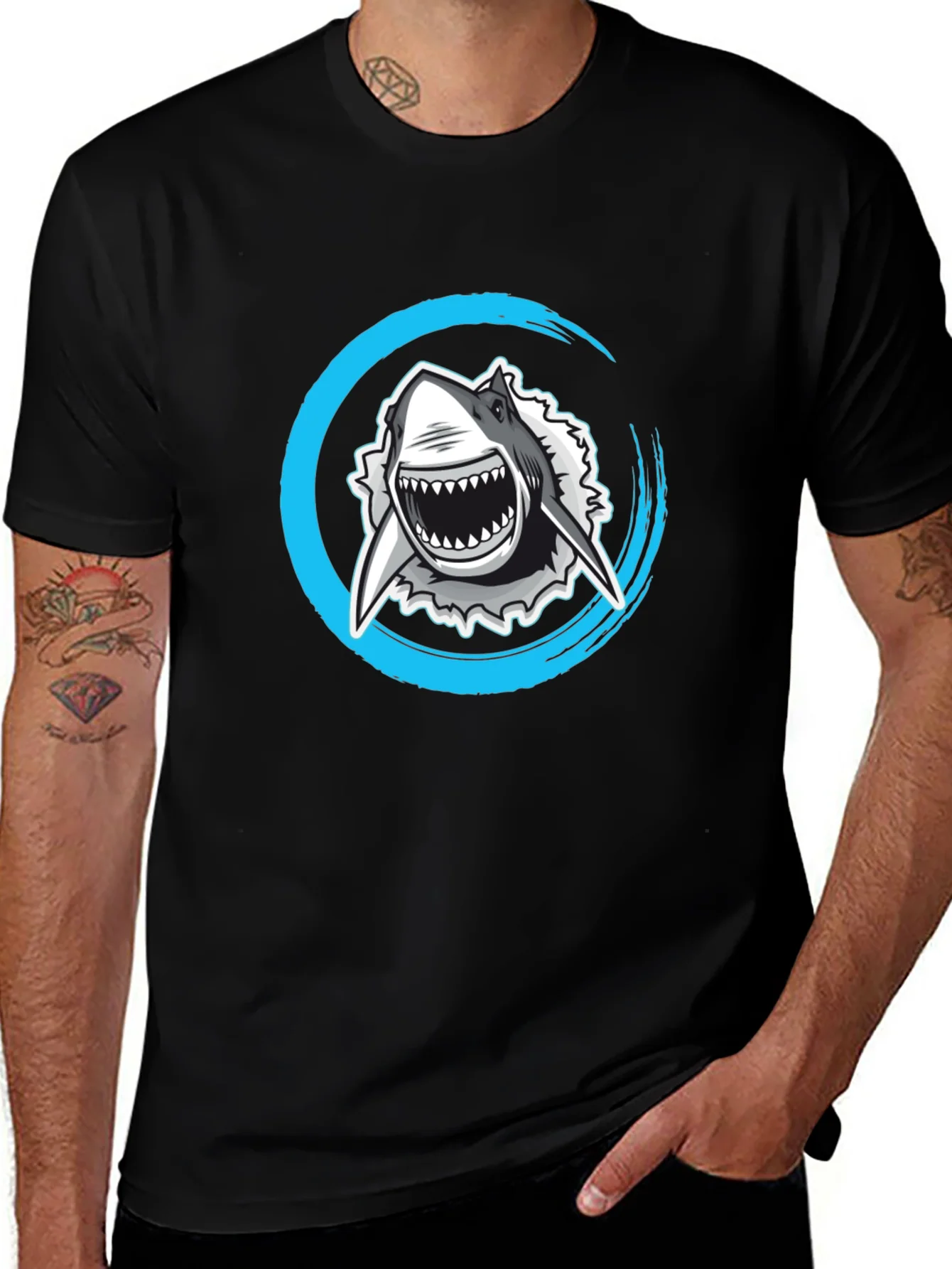 Camiseta Negra con Estampado de Tibur¨®n