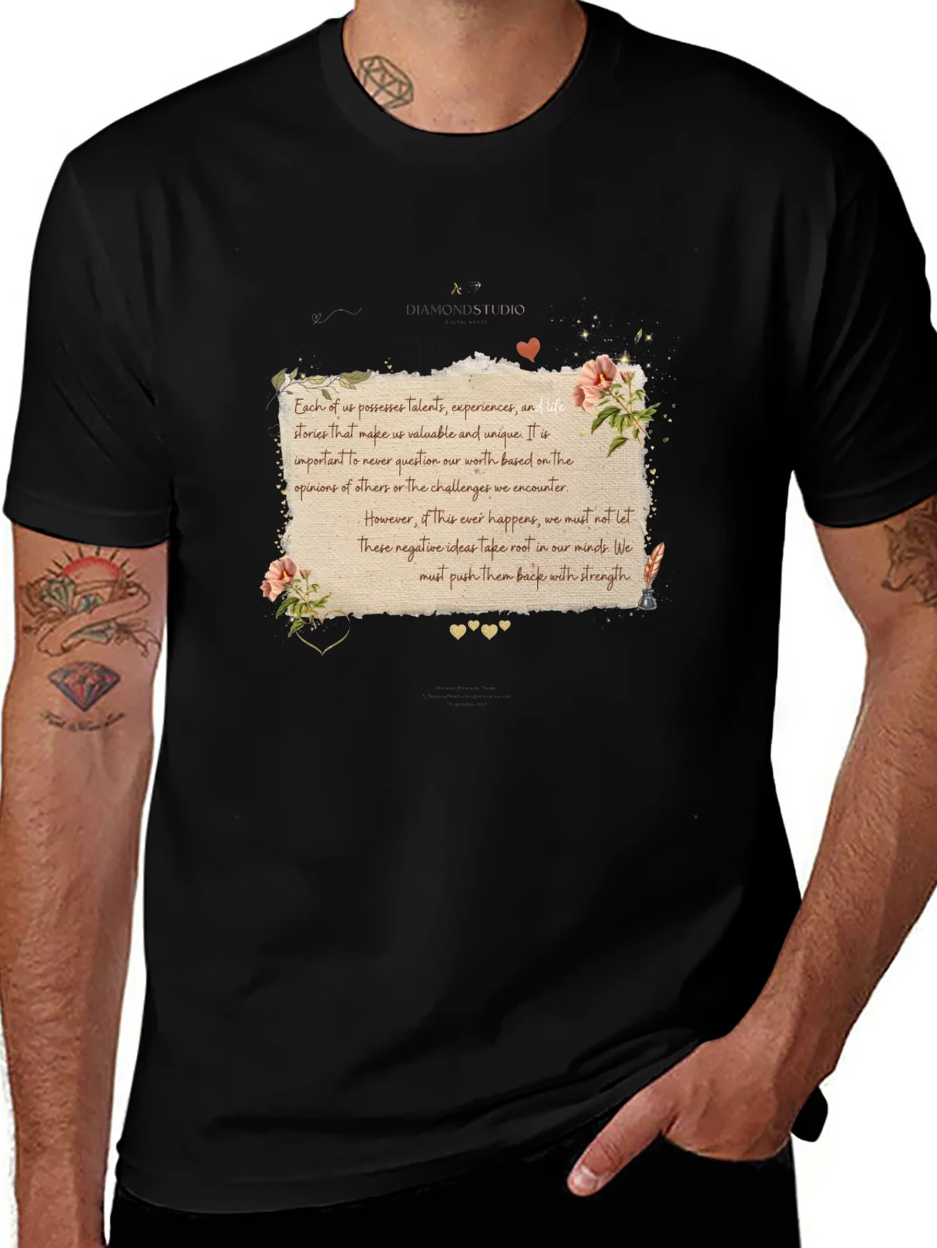 Camiseta Negra con Mensaje Inspirador Floral