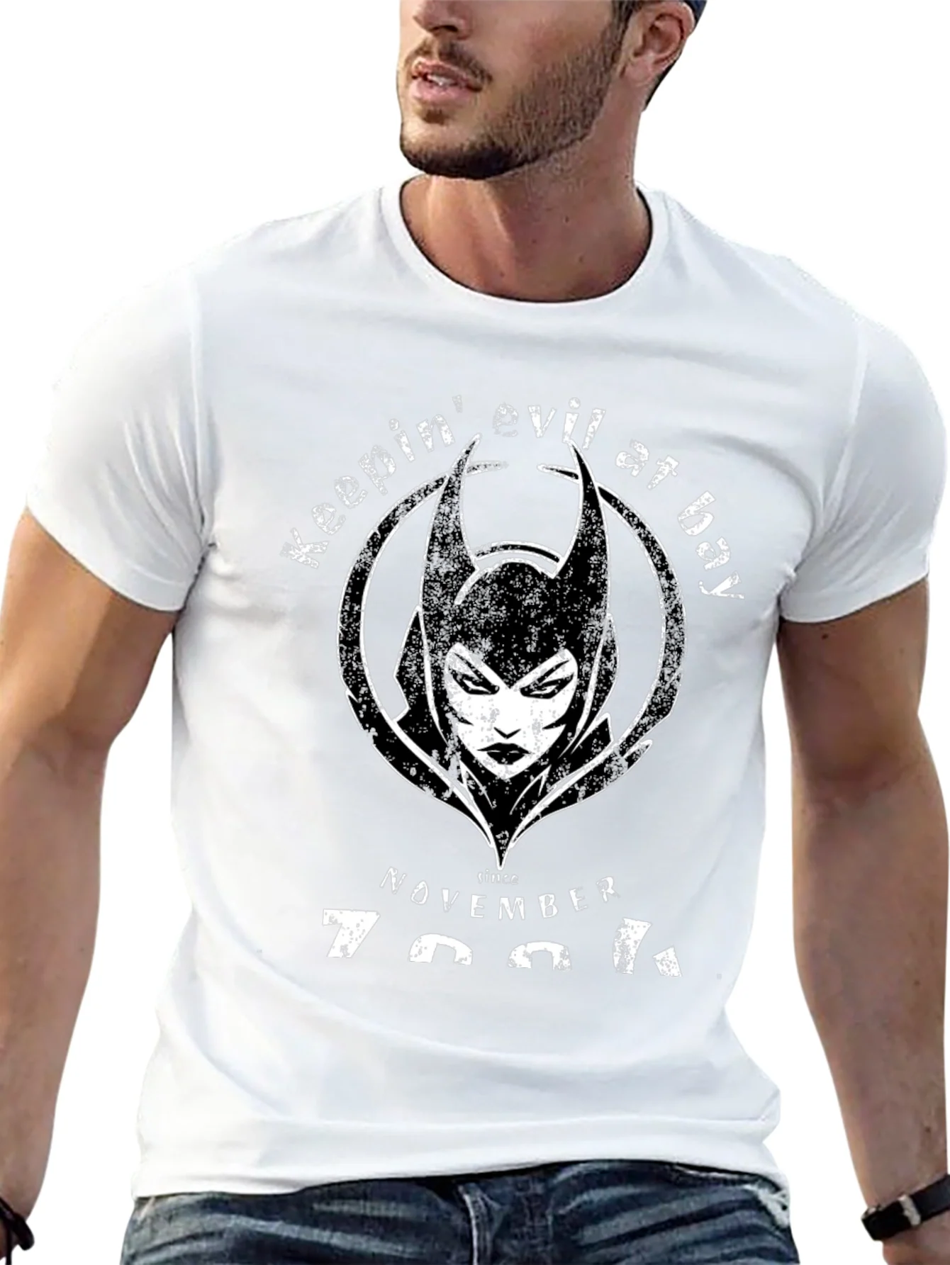 Camiseta Negra Keeping Evil at Bay Noviembre 7991