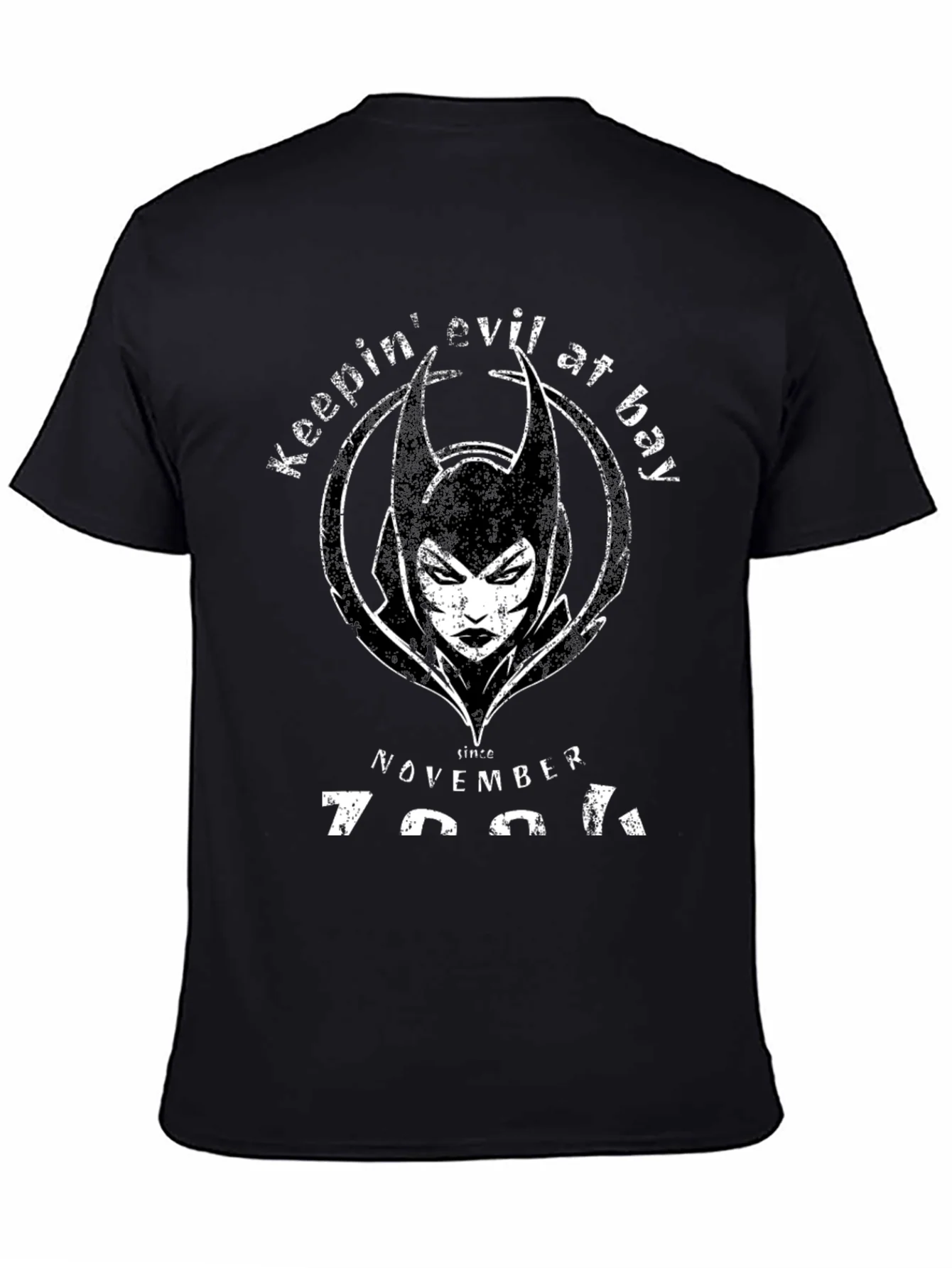 Camiseta Negra Keeping Evil at Bay Noviembre 7991
