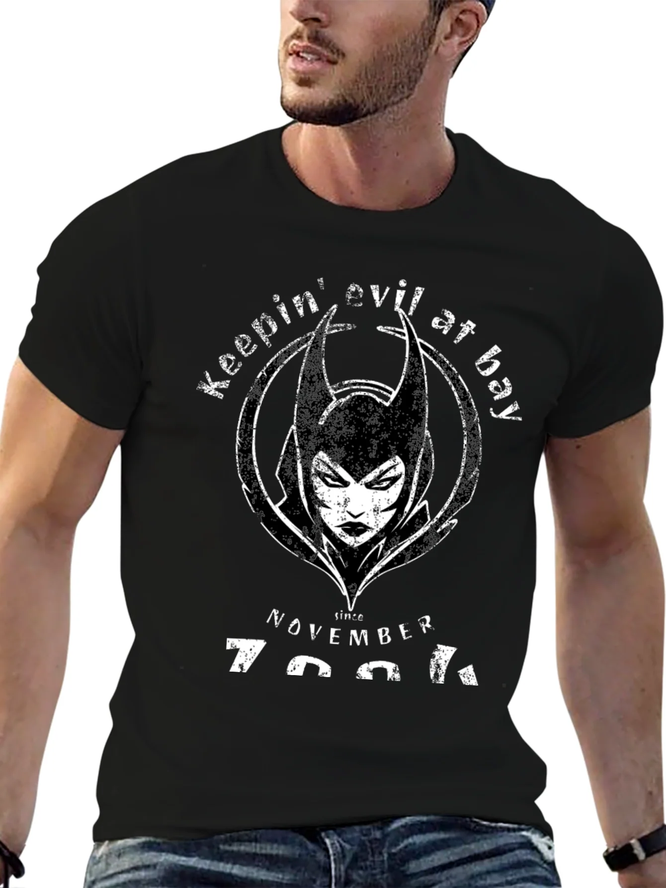 Camiseta Negra Keeping Evil at Bay Noviembre 7991