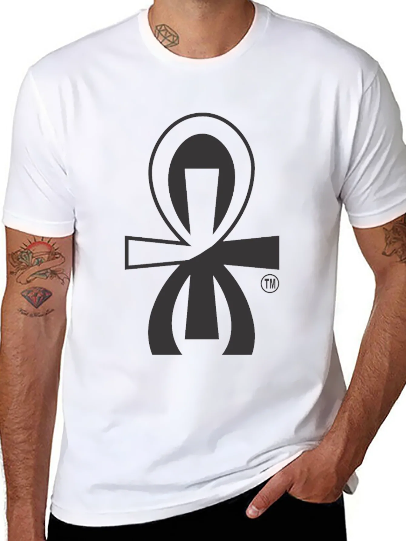 Camiseta Negra con Dise?o Ankh Egipcio