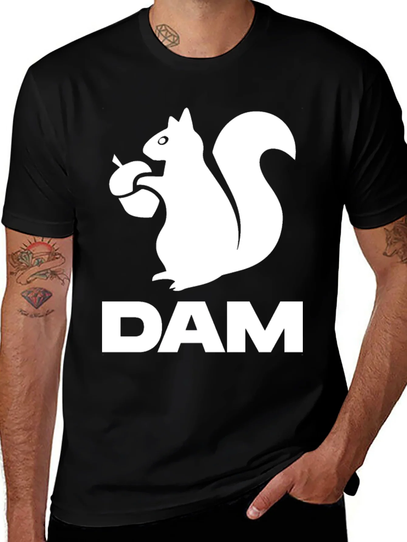 Camiseta Negra DAM Ardilla con Bellota