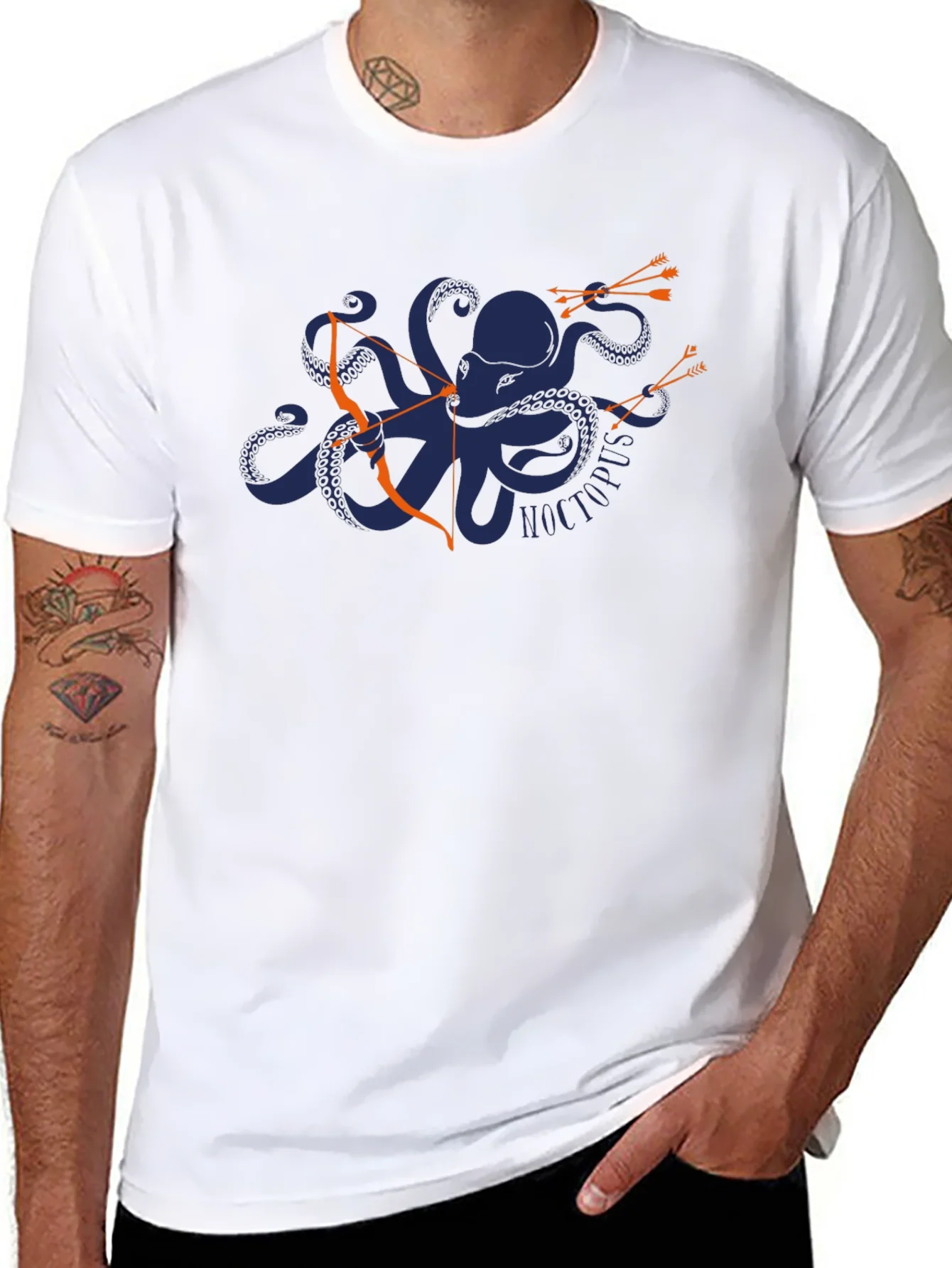 Camiseta Negra con Dise?o de Pulpo Arquero
