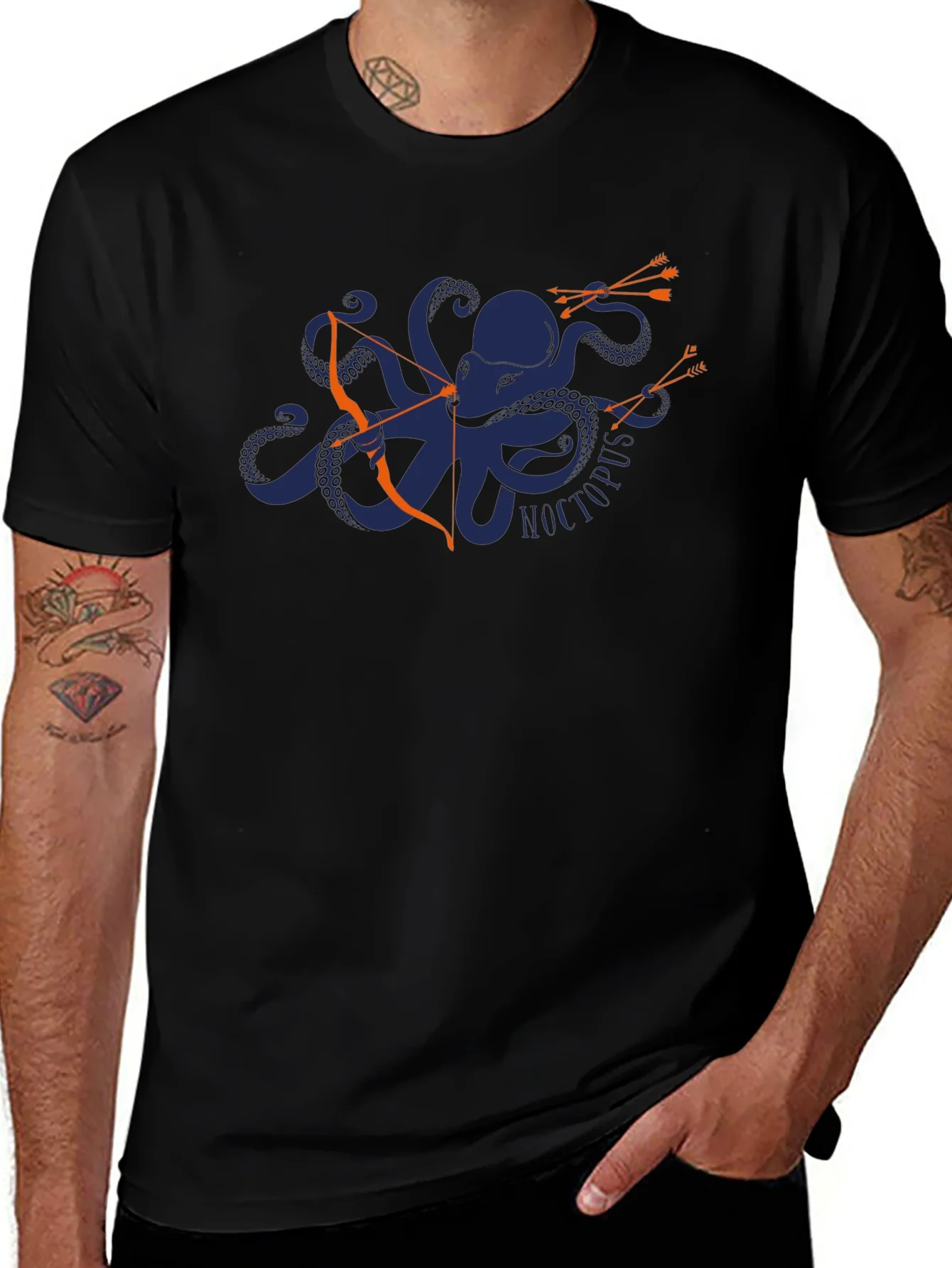 Camiseta Negra con Dise?o de Pulpo Arquero