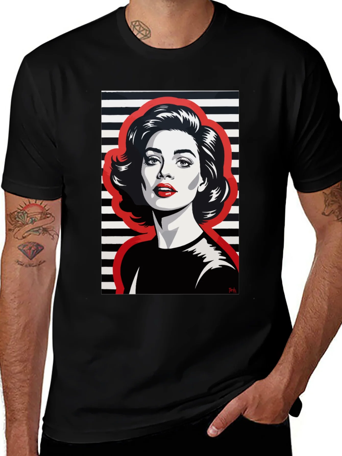 Camiseta Negra con Estampado Pop Art Mujer