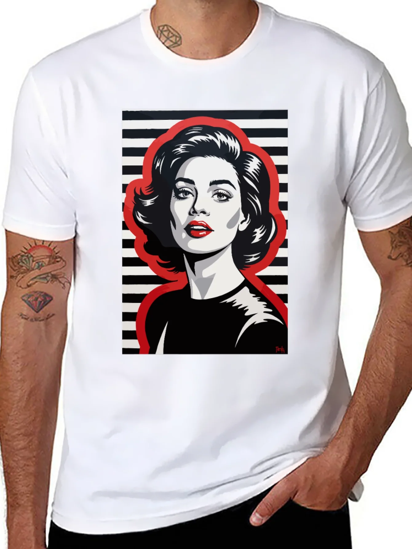 Camiseta Negra con Estampado Pop Art Mujer