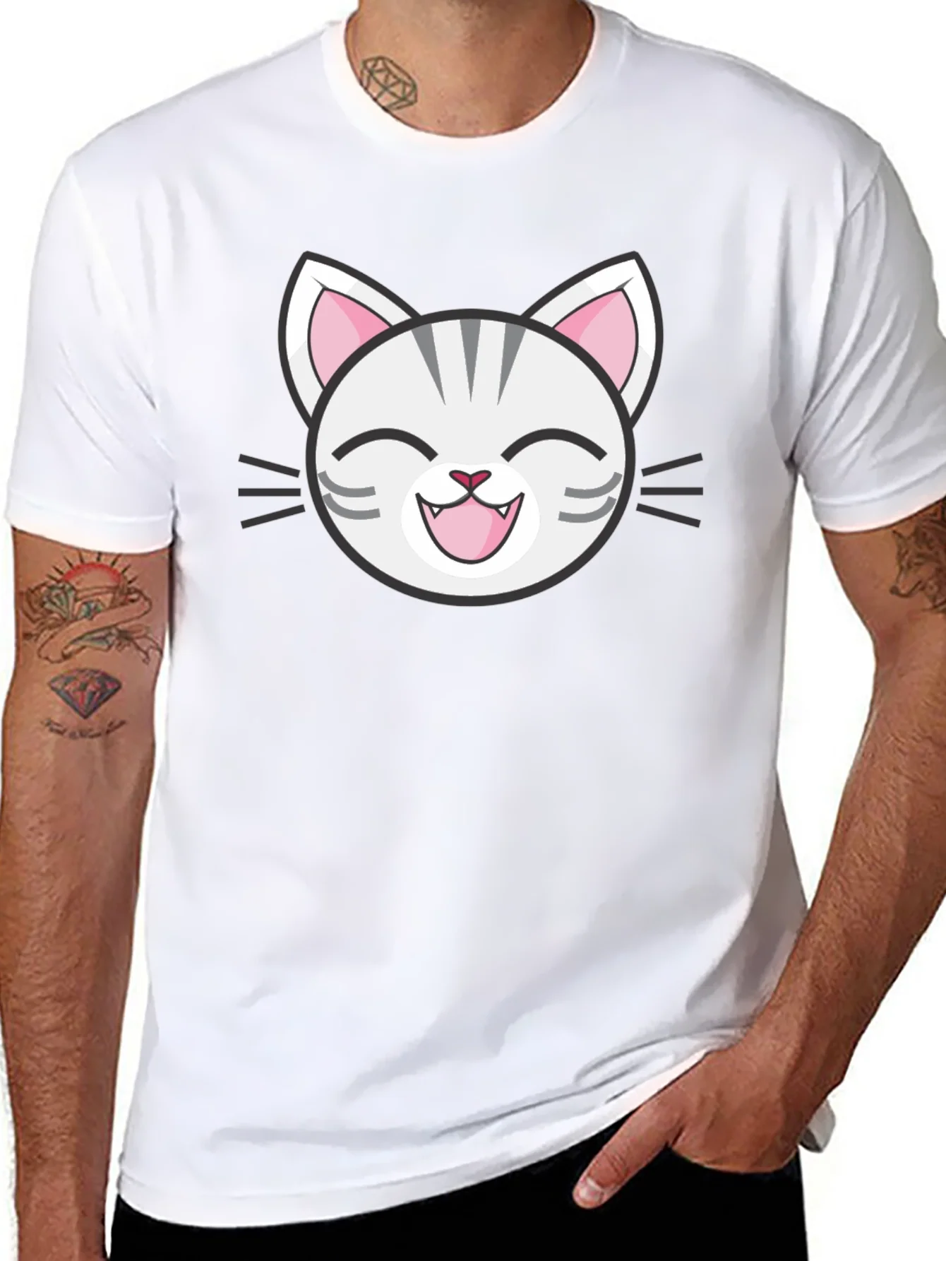 Camiseta Negra con Dise?o de Gato Sonriente