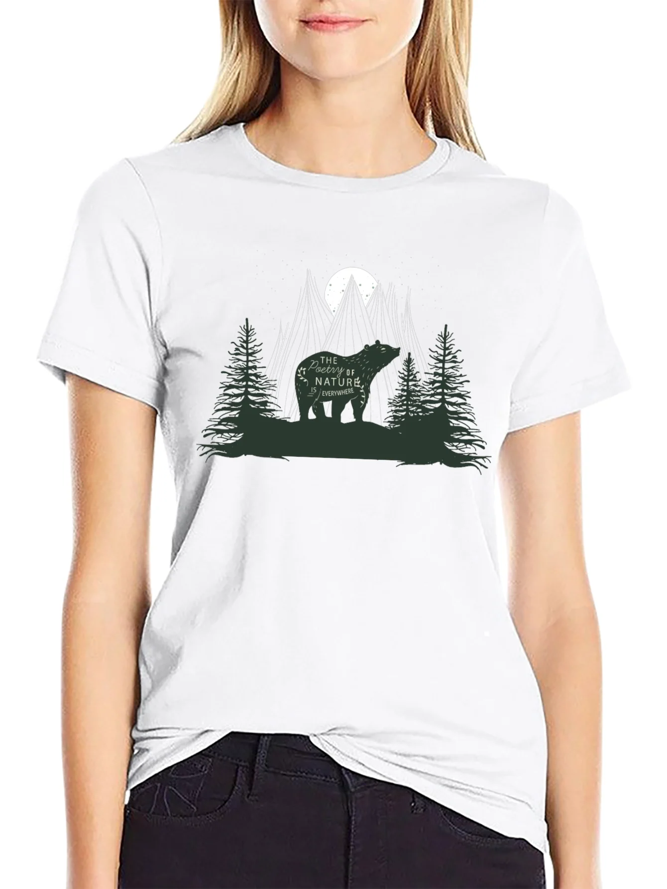 Camiseta Negra con Dise?o de Naturaleza y Oso