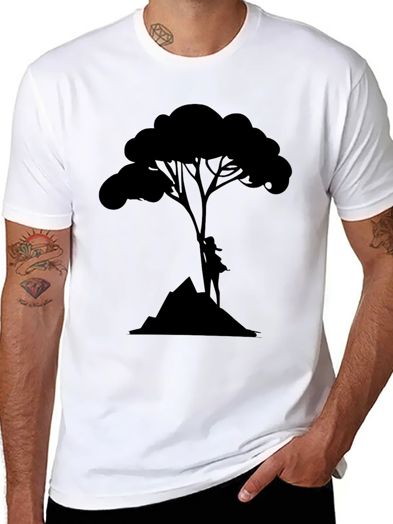 Camiseta Negra con Dise?o de ¨¢rbol y Monta?a