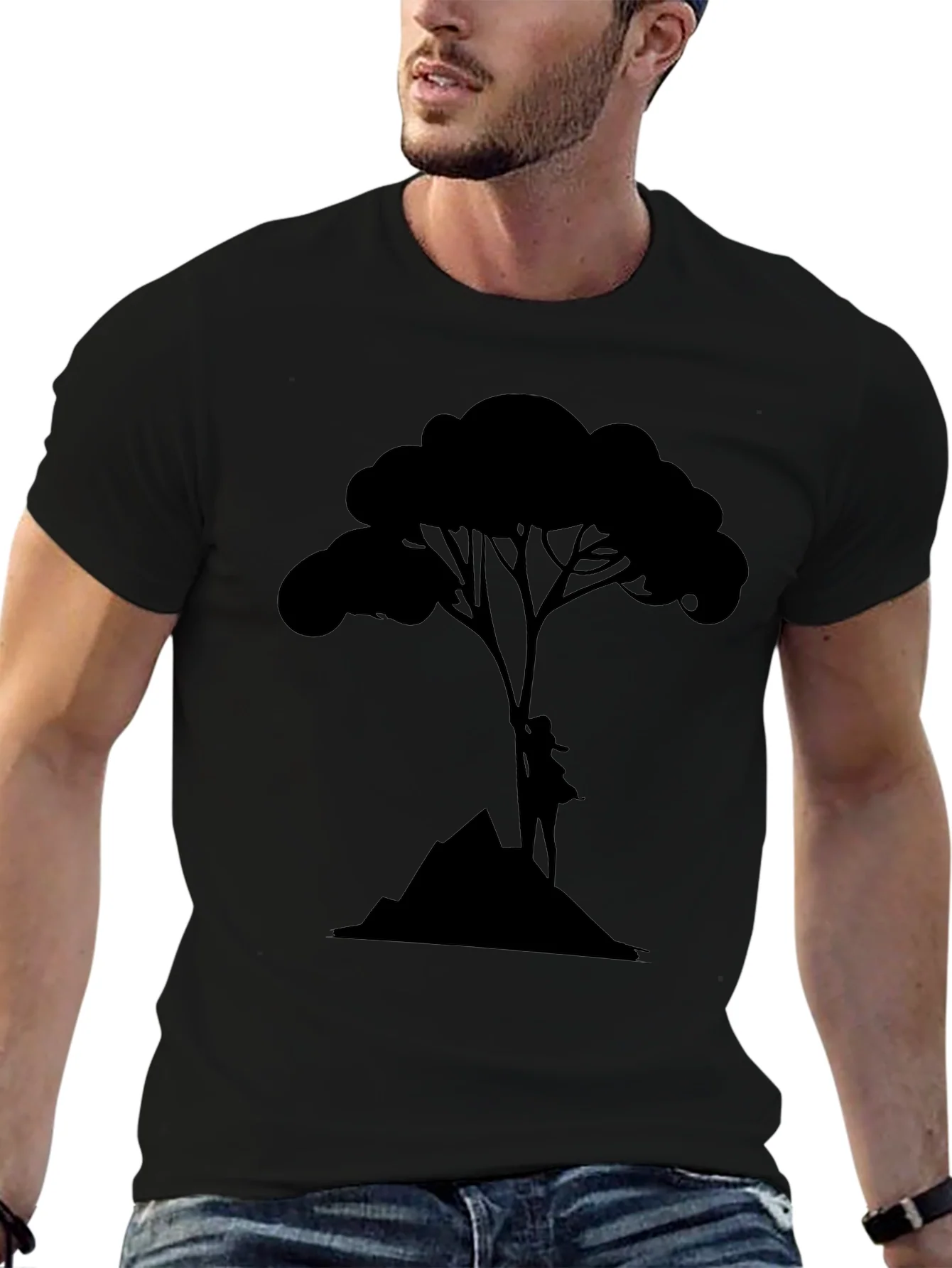 Camiseta Negra con Dise?o de ¨¢rbol y Monta?a