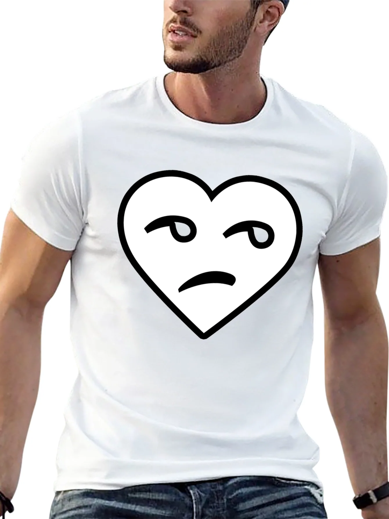 Camiseta Negra Coraz¨®n con Cara Desconfiada