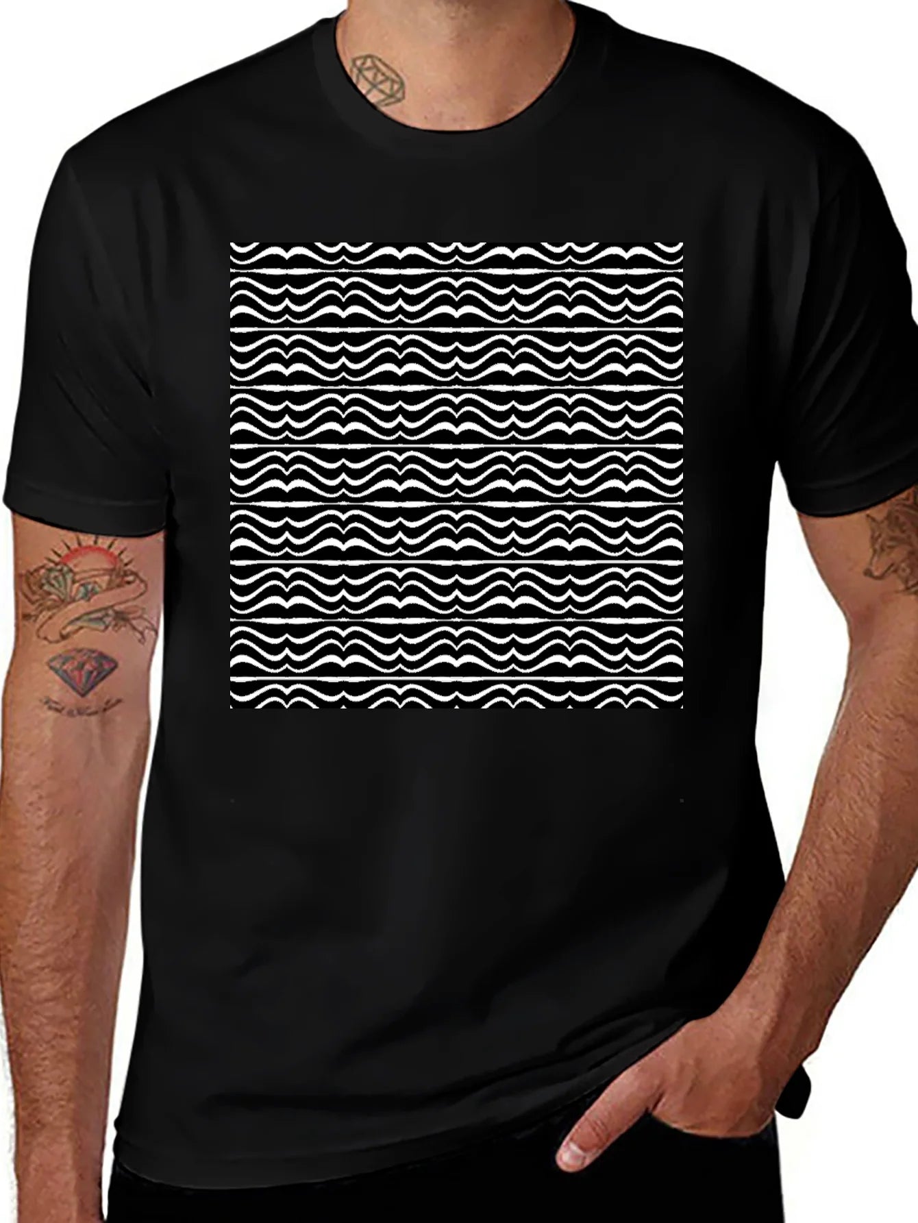 Camiseta Negra con Ondas Abstractas Blancas