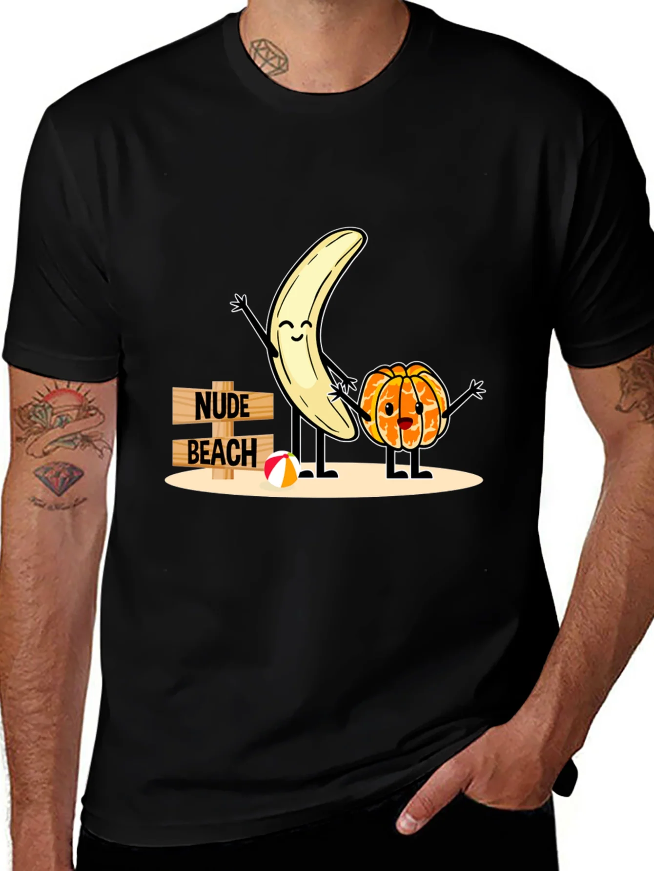 Camiseta Negra Humor¨ªstica: Playa Nudista Frutal