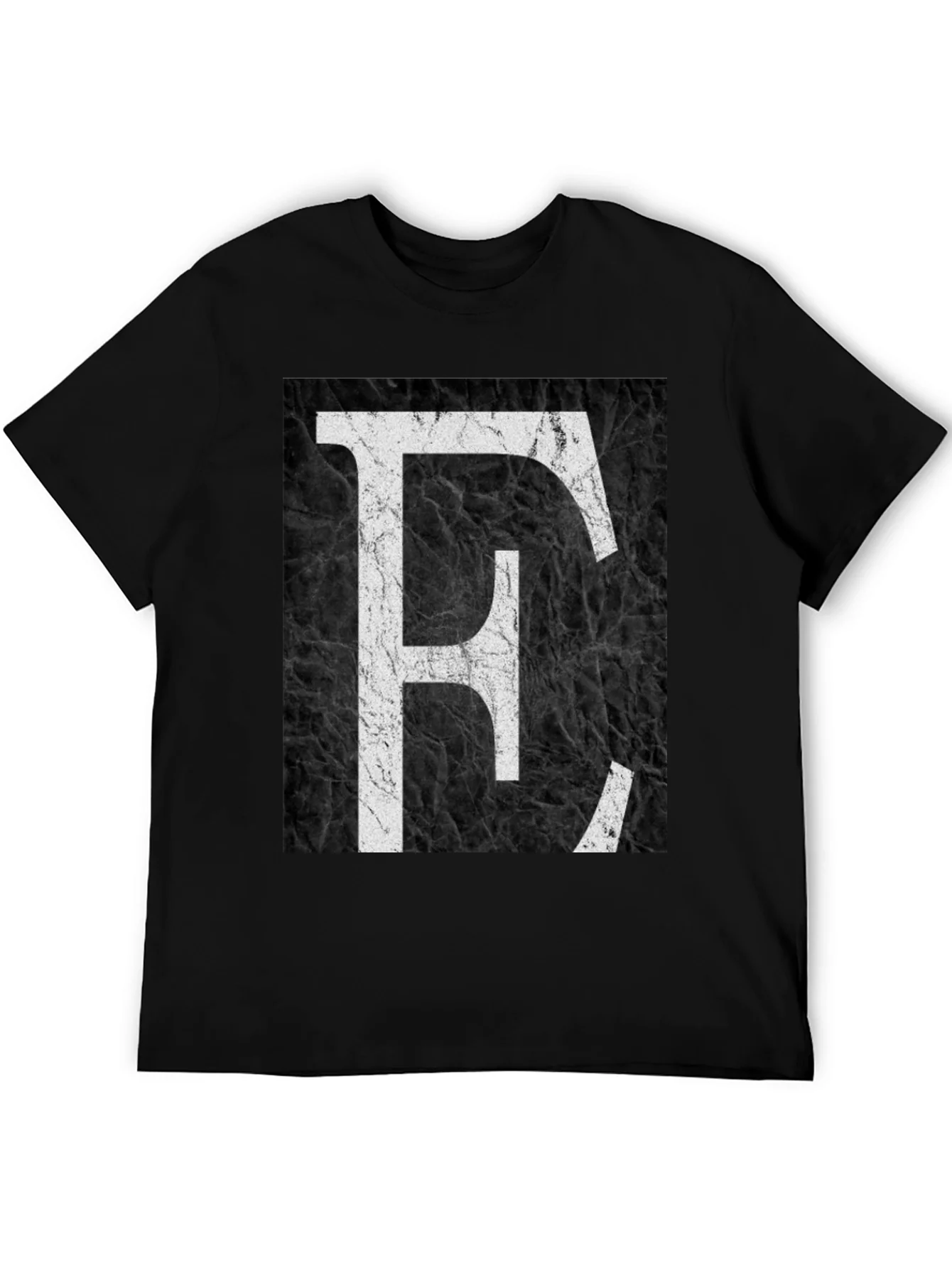 Camiseta Negra con Letra E en Blanco Estilo Grunge