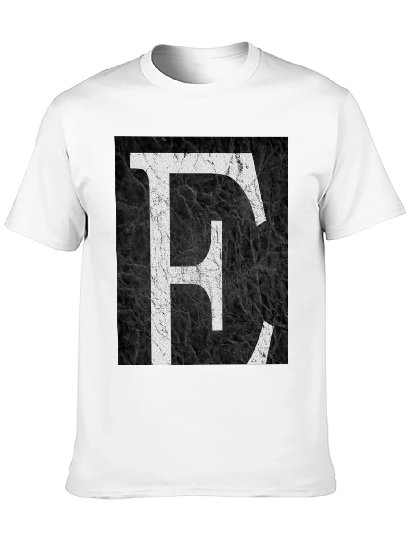 Camiseta Negra con Letra E en Blanco Estilo Grunge