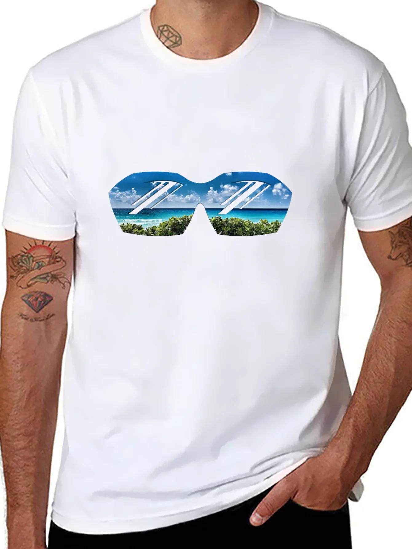 Camiseta Negra con Dise?o de Playa en Gafas