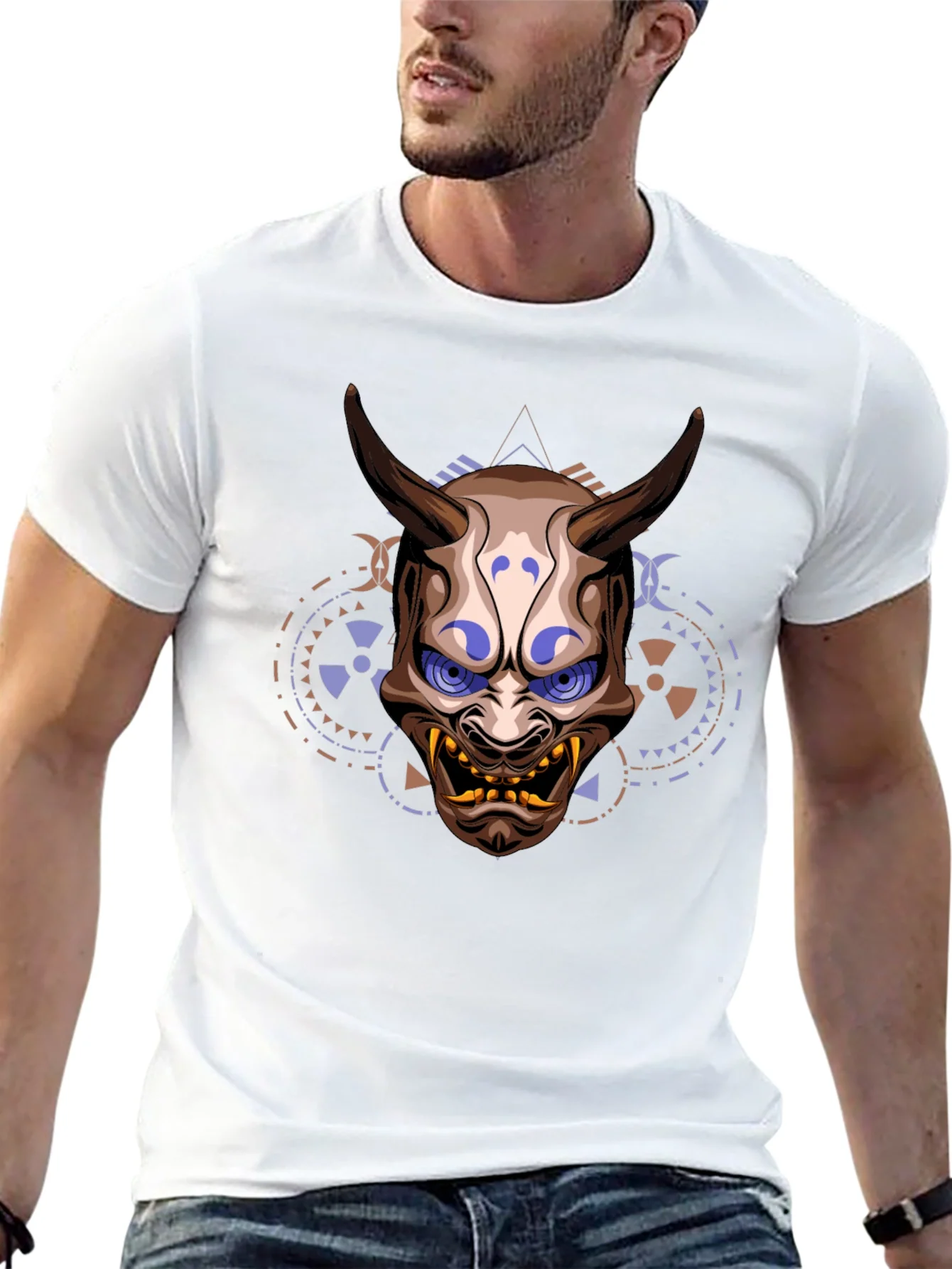 Camiseta Negra Estampada con M¨¢scara Oni