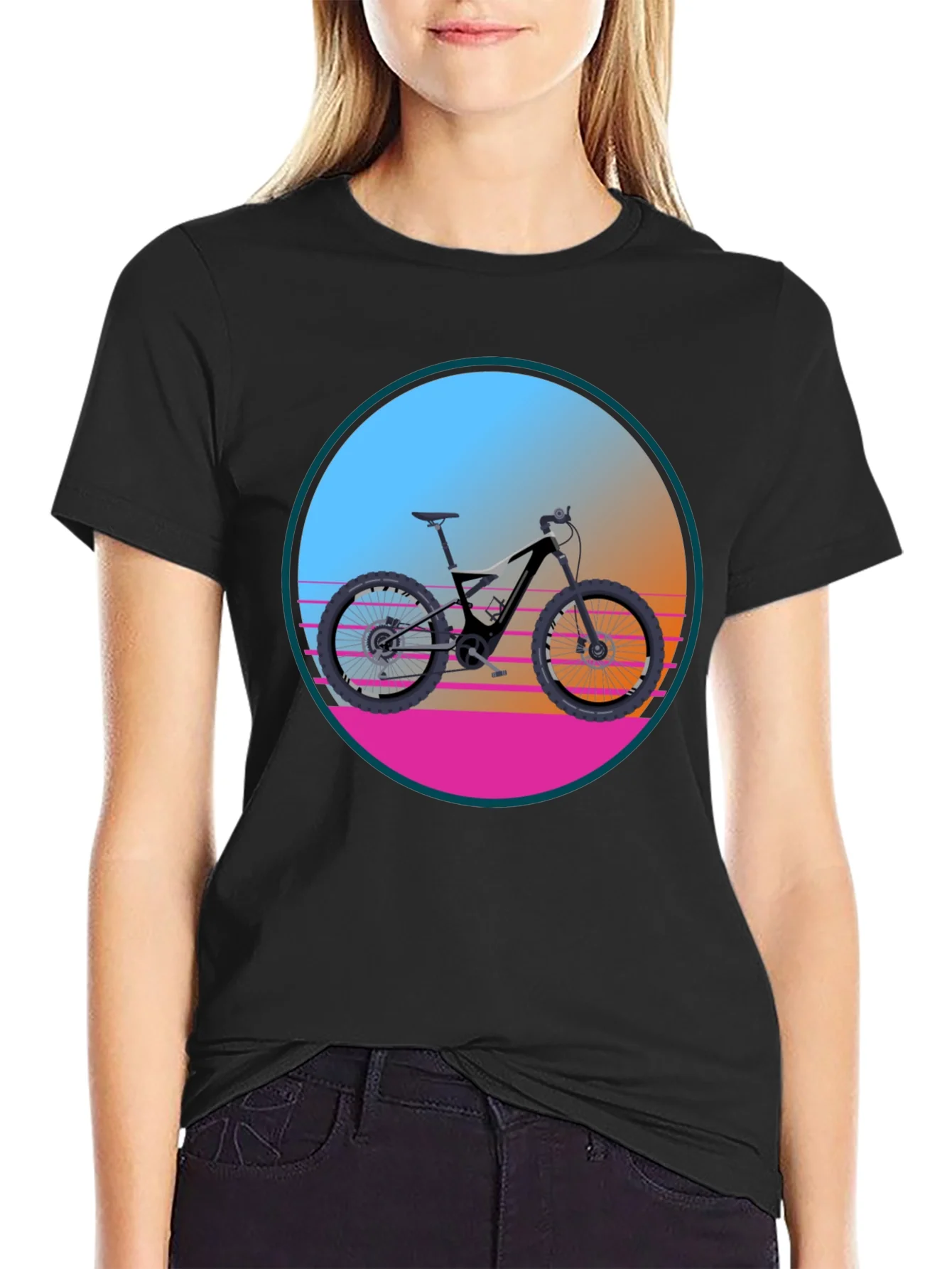 Camiseta Negra con Dise?o de Bicicleta Retro