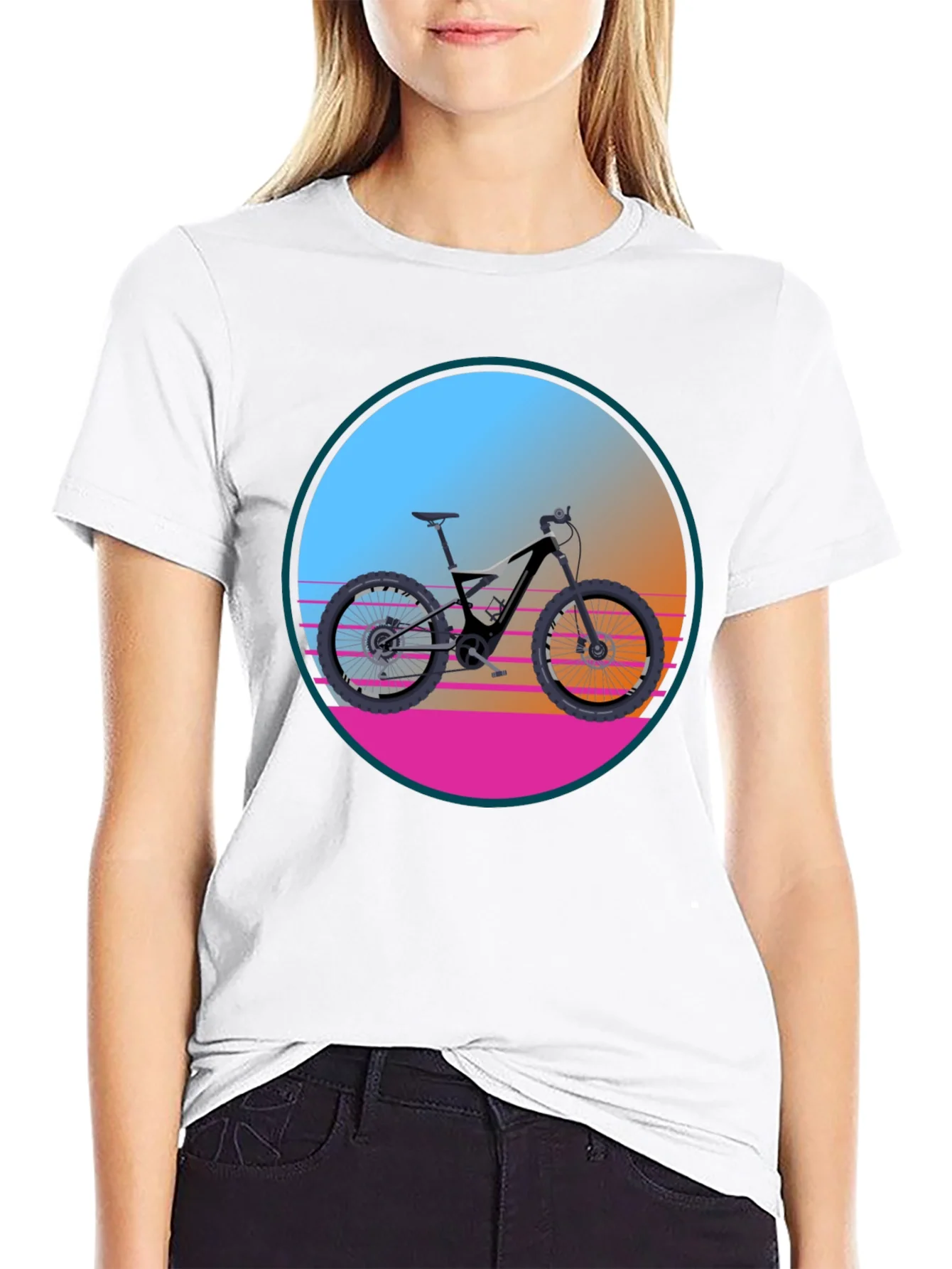 Camiseta Negra con Dise?o de Bicicleta Retro