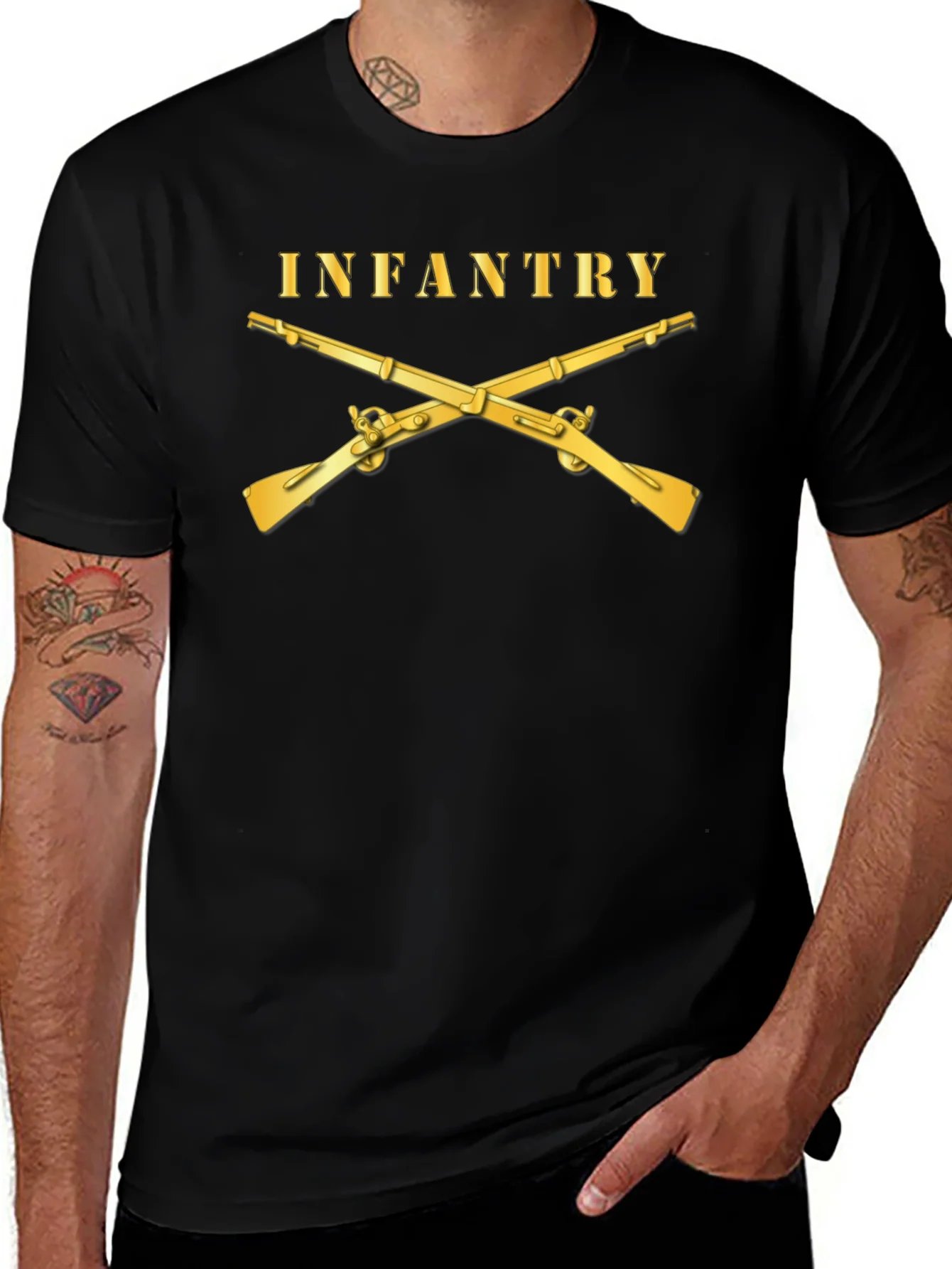 Camiseta Negra Infantry con Mosquetones Dorados