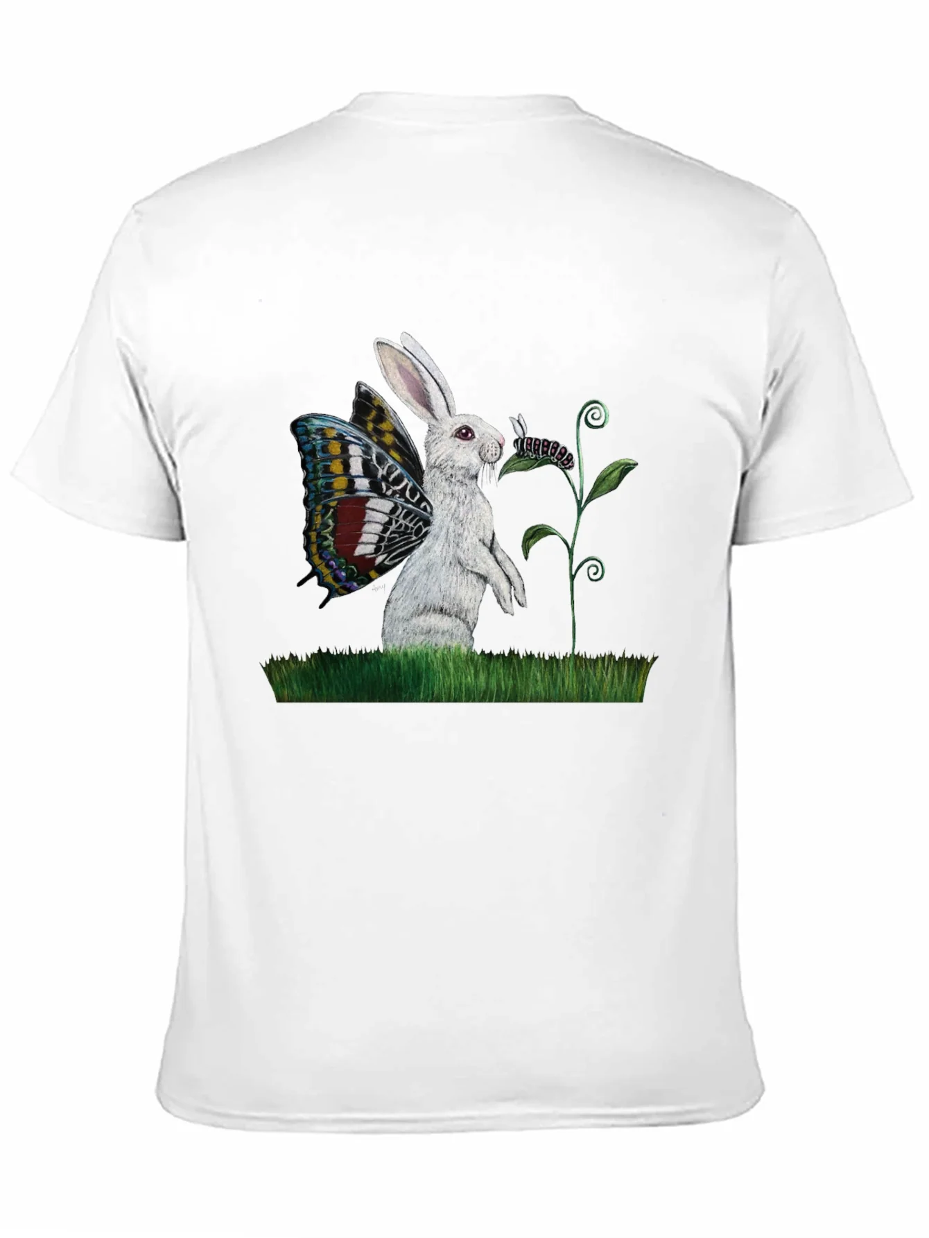 Camiseta Negra con Conejo y Alas de Mariposa