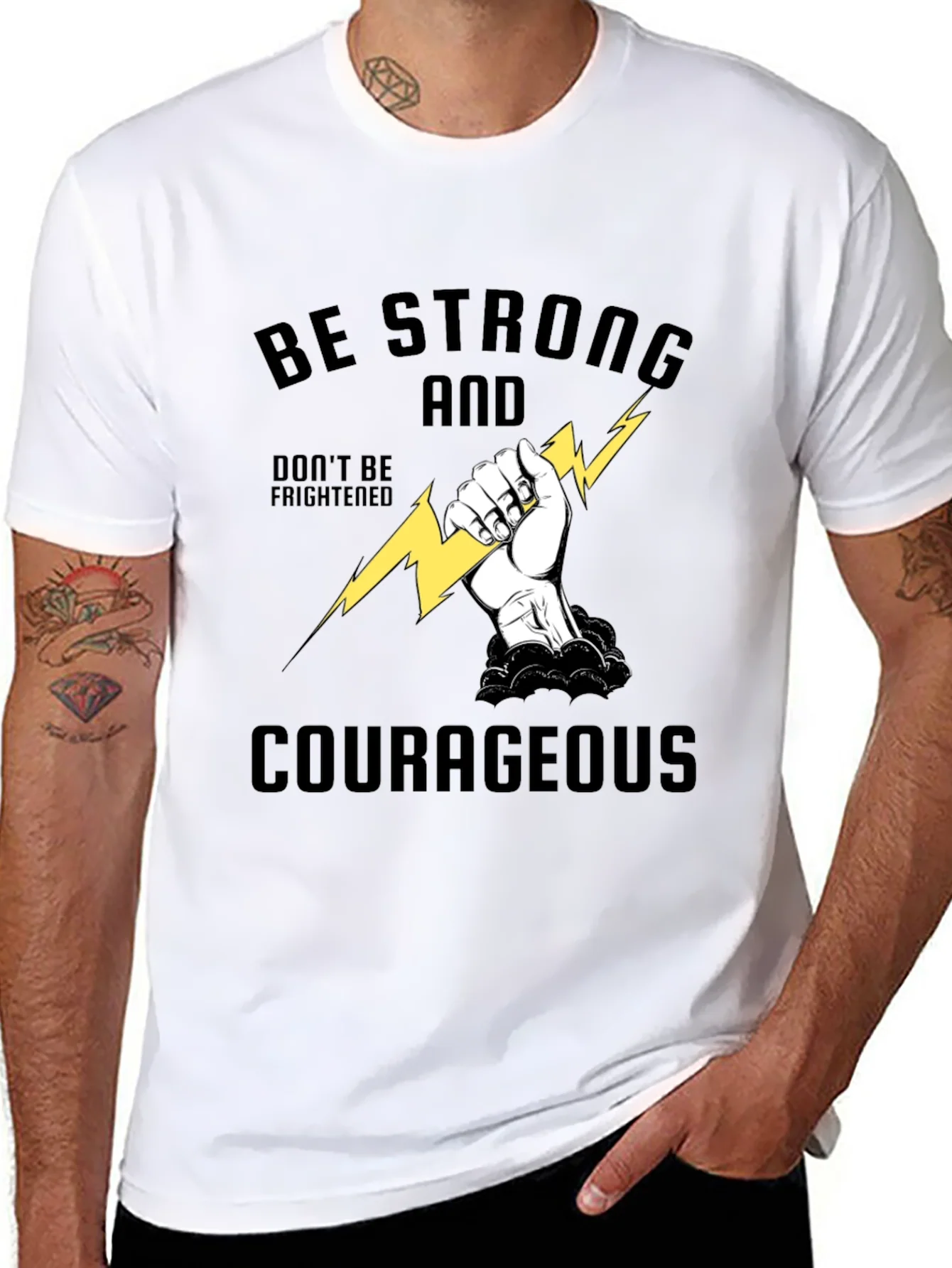 Camiseta Negra Inspiradora: S¨¦ Fuerte y Valiente