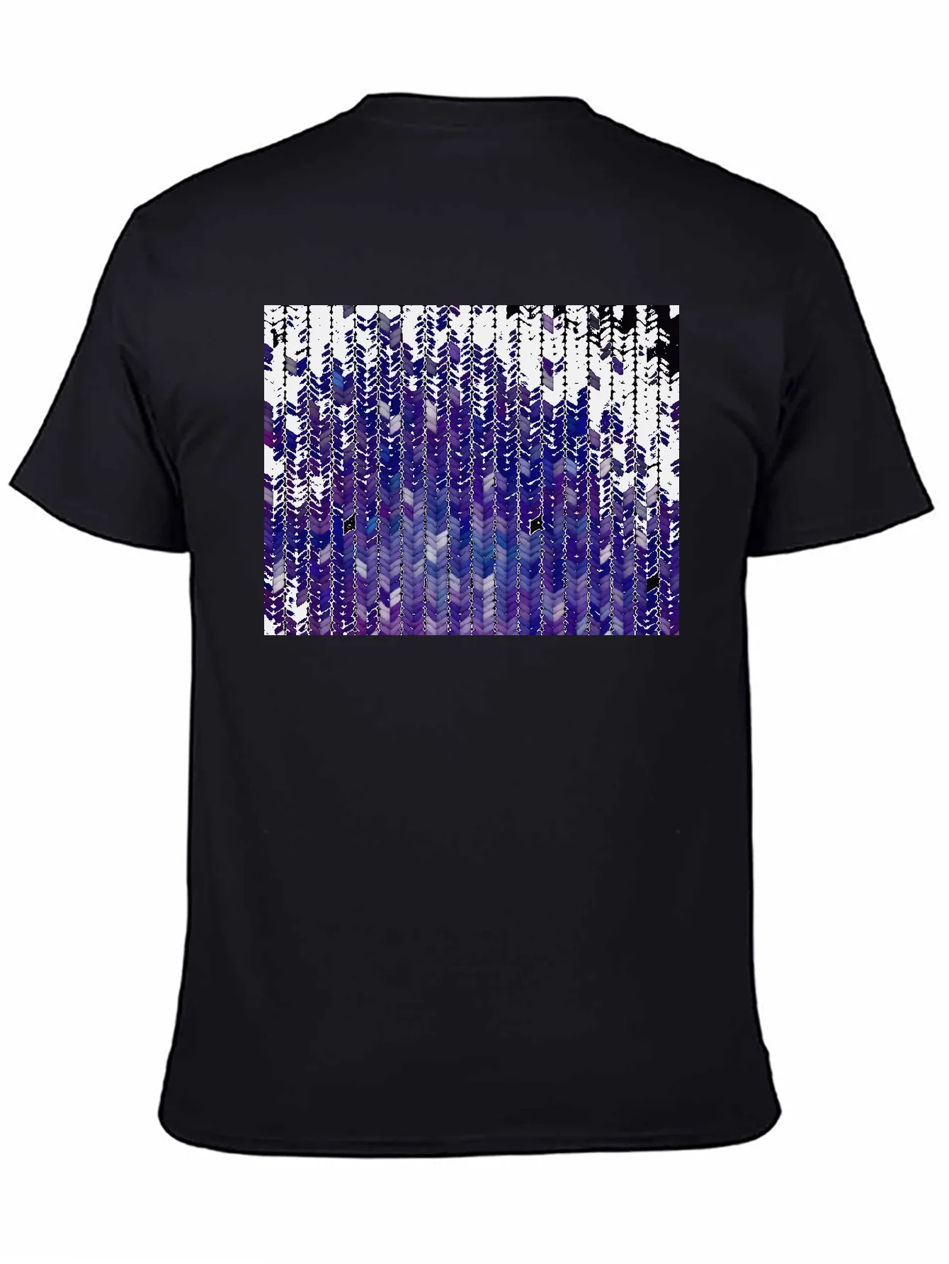Camiseta Negra con Dise?o Abstracto Morado y Blanco