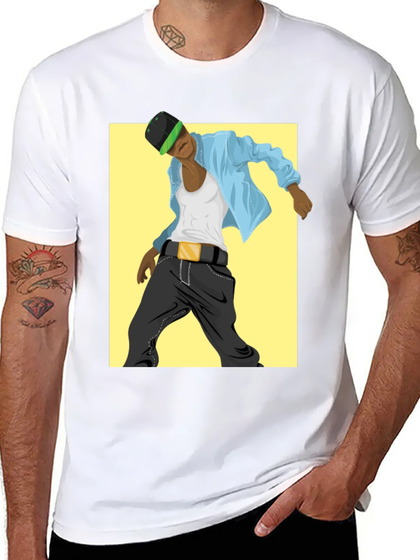 Camiseta Negra con Dise?o Urbano