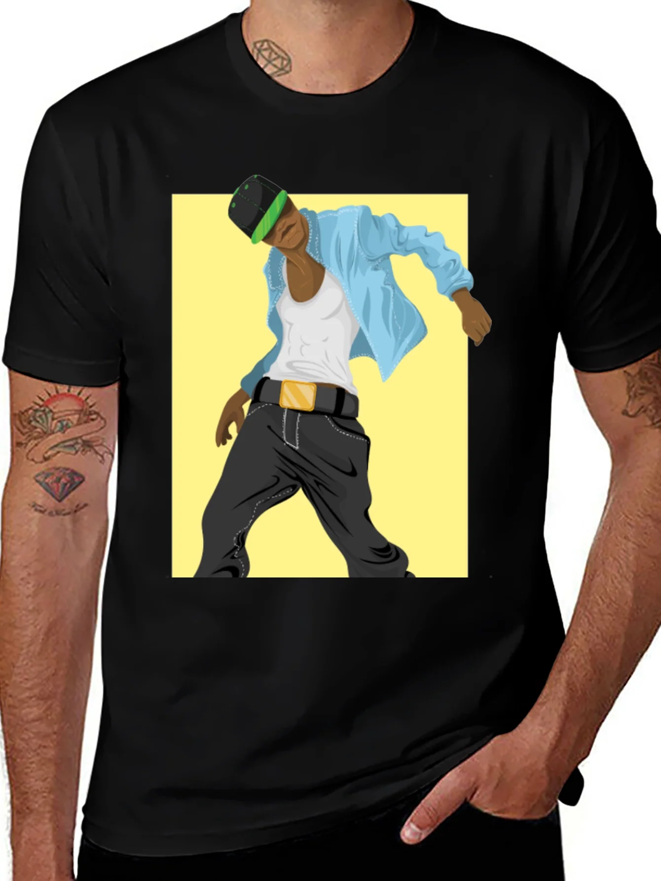 Camiseta Negra con Dise?o Urbano