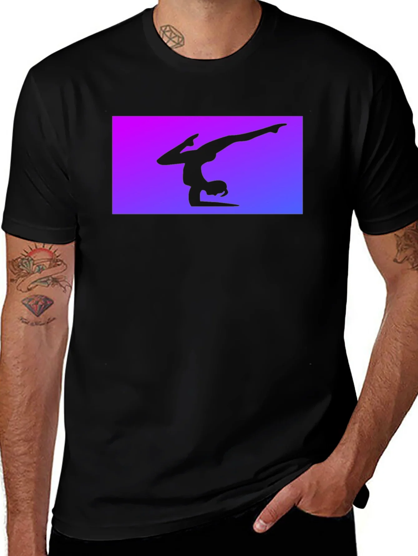 Camiseta Negra con Silueta de Gimnasta