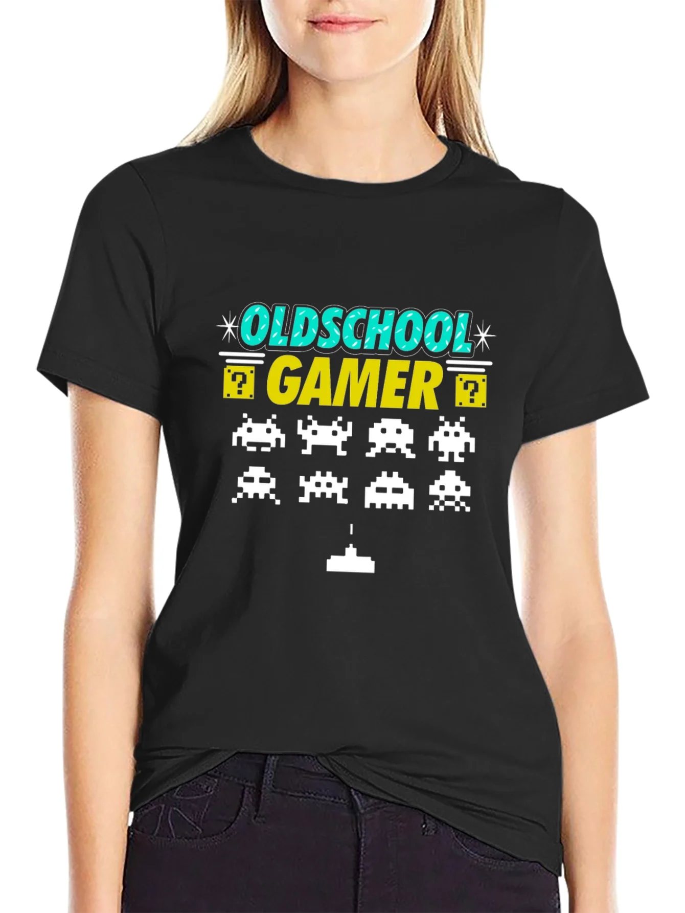 Rebbecca Oldschool Gamer T-Shirt: Retro Arcade Design