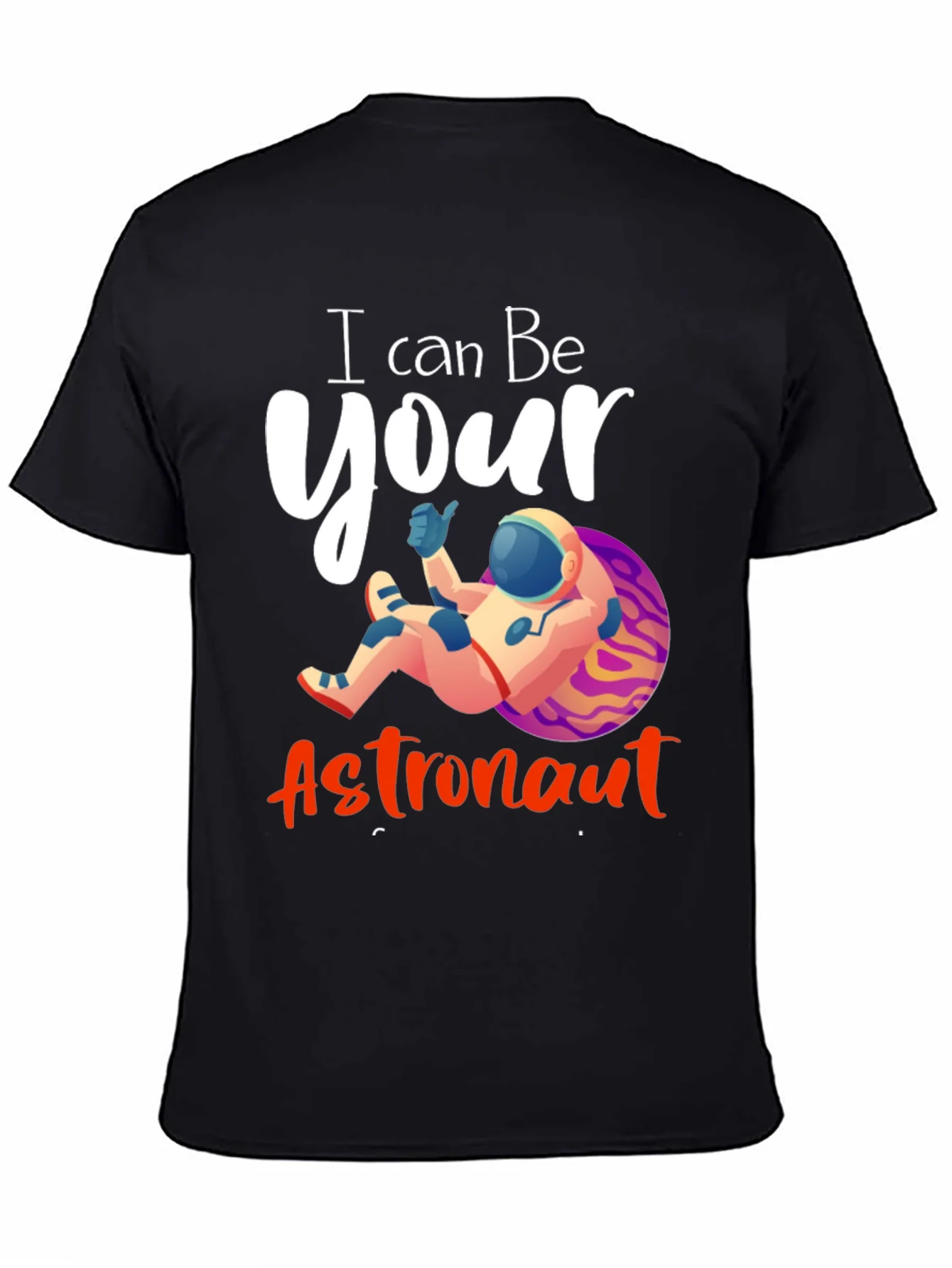 Camiseta Negra con Dise?o de Astronauta Rom¨¢ntico