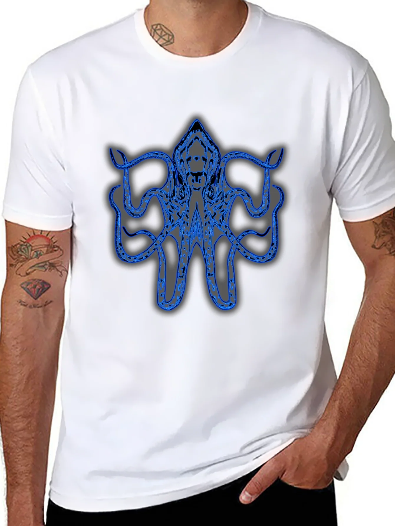 Camiseta Negra con Dise?o de Pulpo Azul