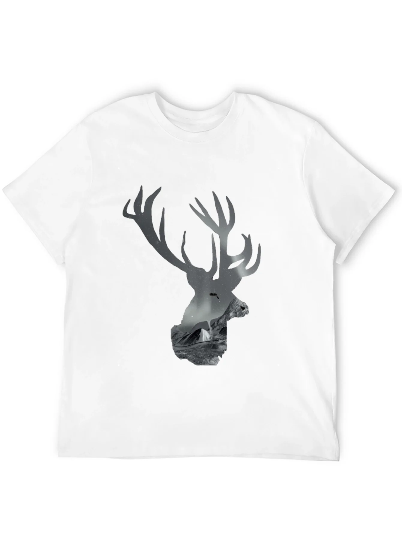 Camiseta Negra con Dise?o de Ciervo Monta?oso