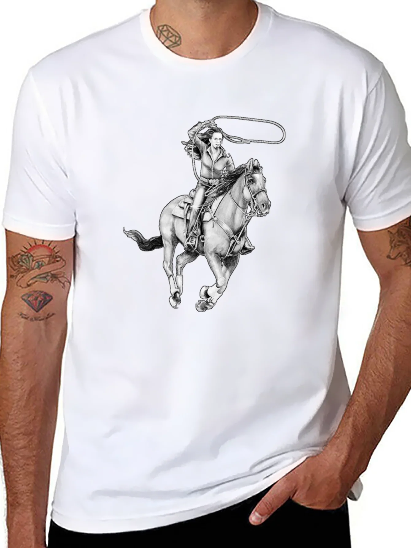 Camiseta Negra con Dise?o Vaquera a Caballo