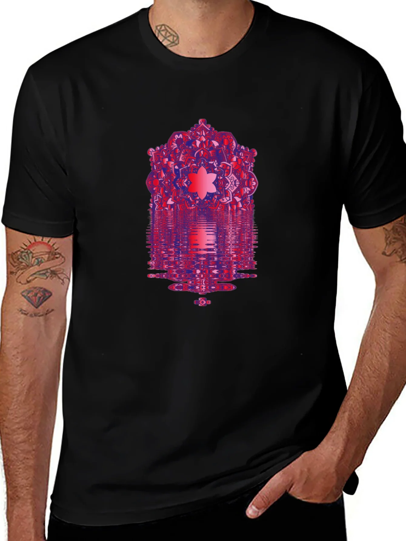 Camiseta Negra con Dise?o Mandala Abstracto